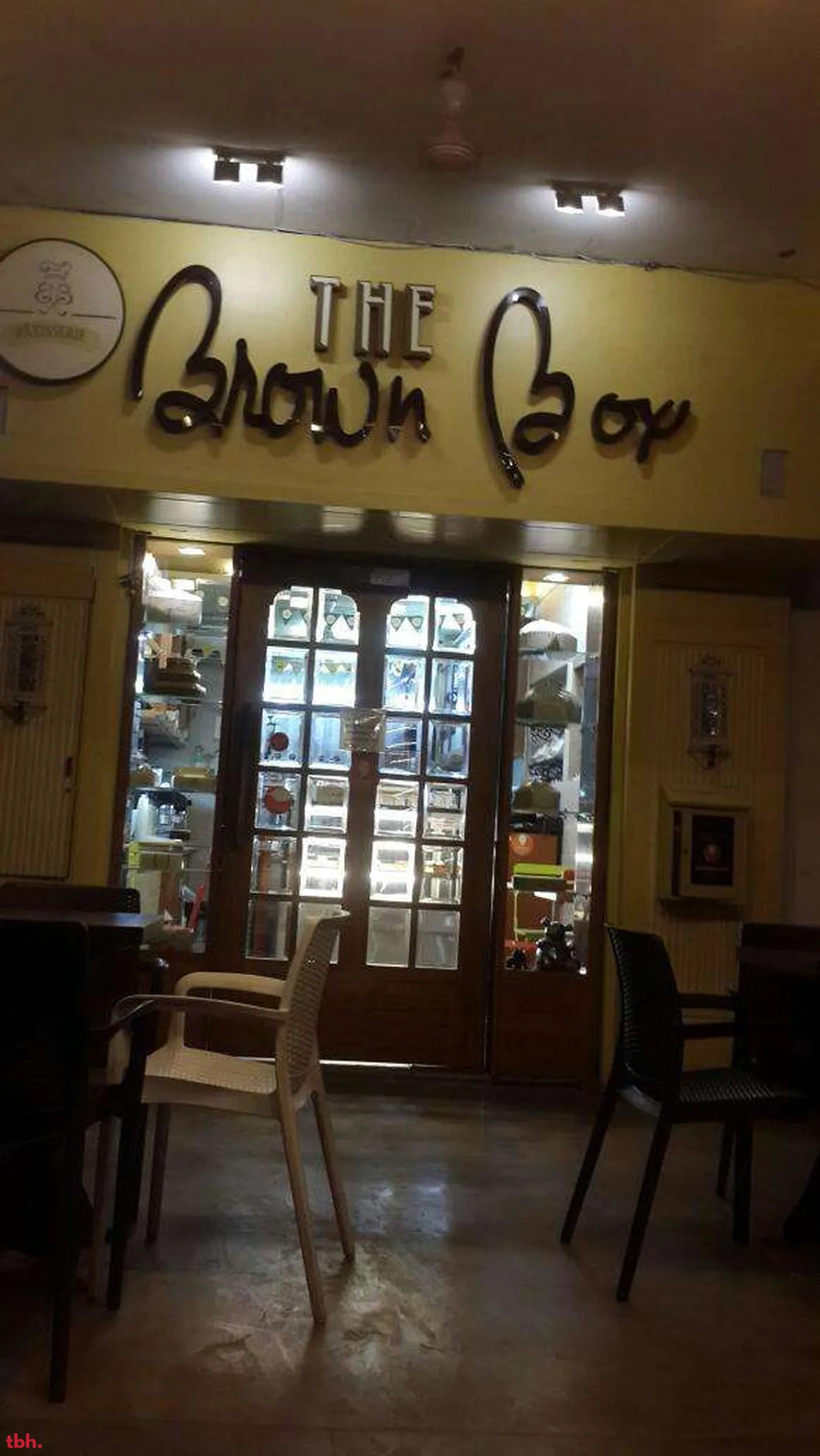 The Brown Box Outlet Image