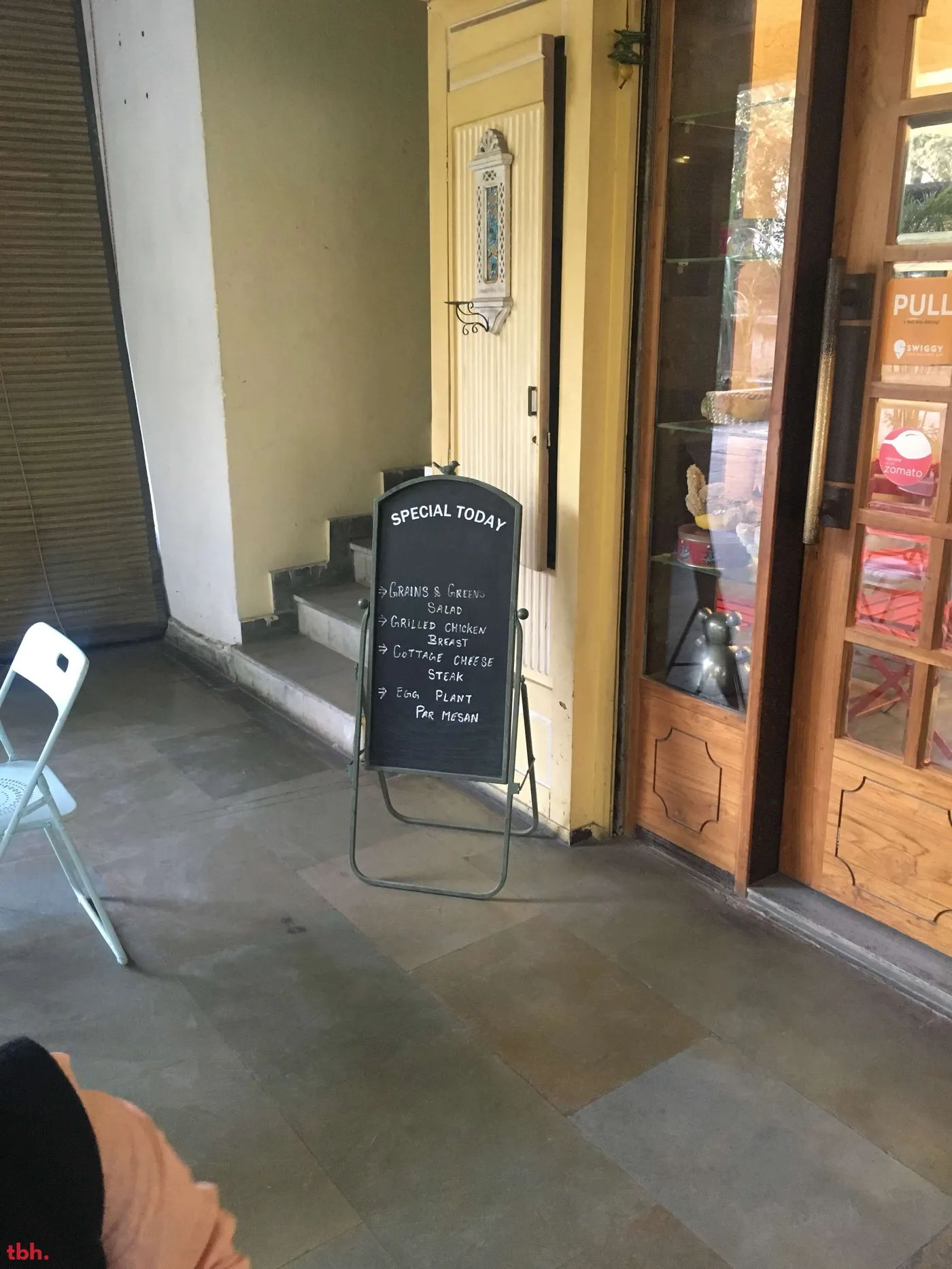 The Brown Box Outlet Image