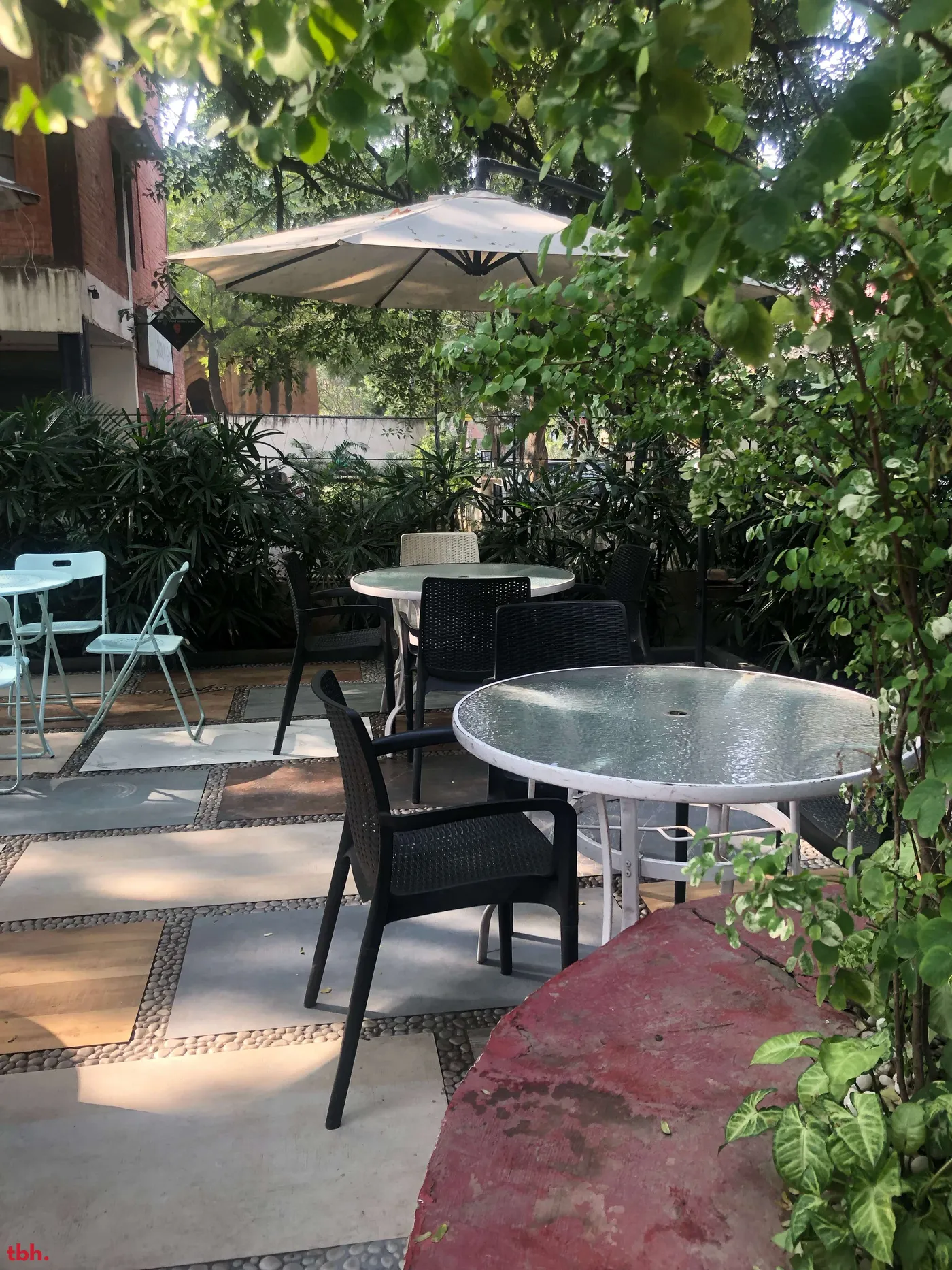 The Brown Box Outlet Image