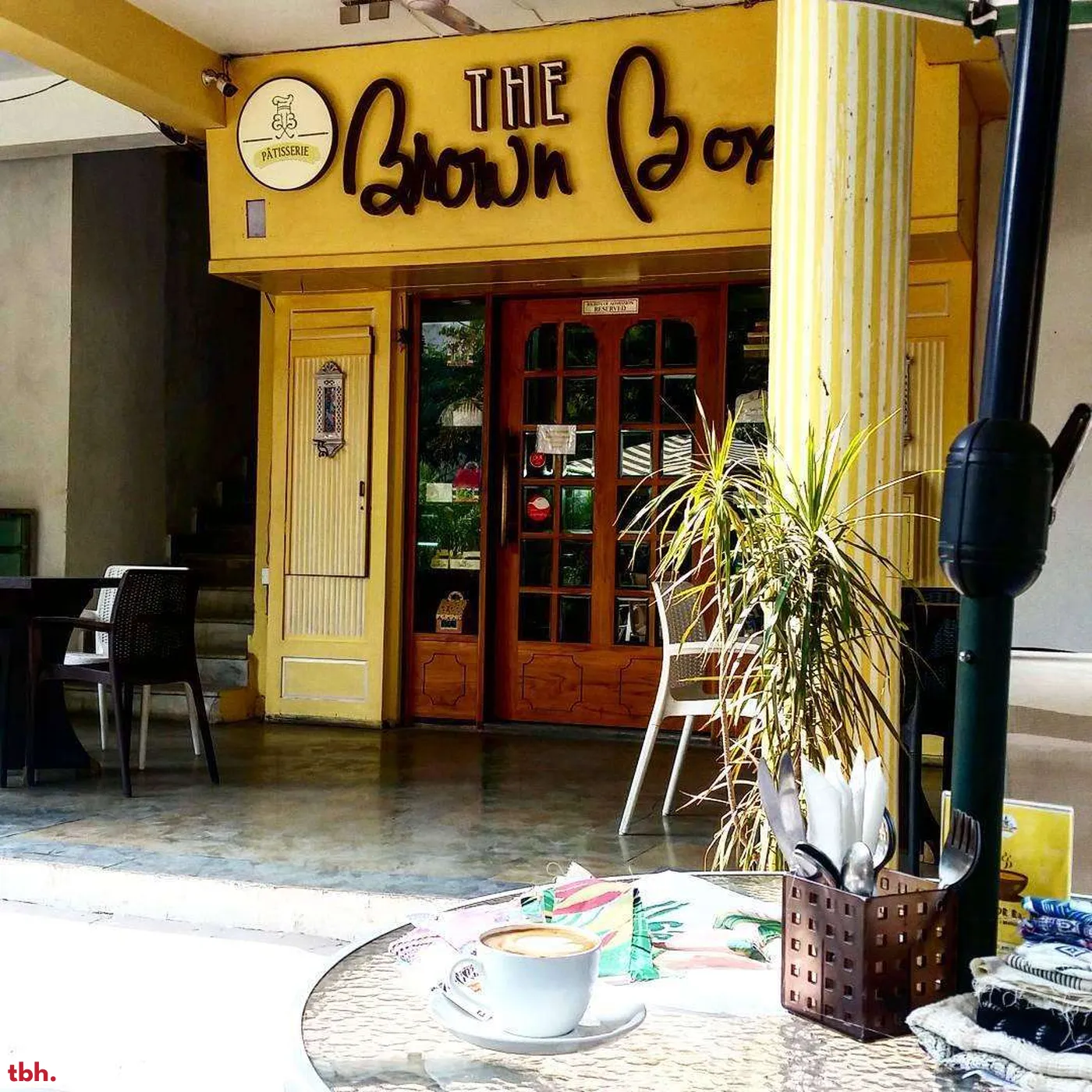 The Brown Box Outlet Image