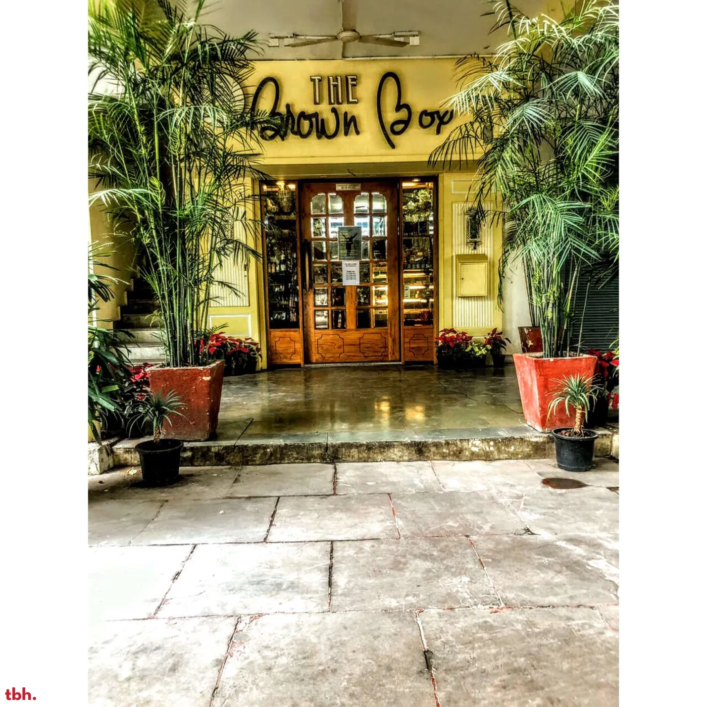 The Brown Box Outlet Image