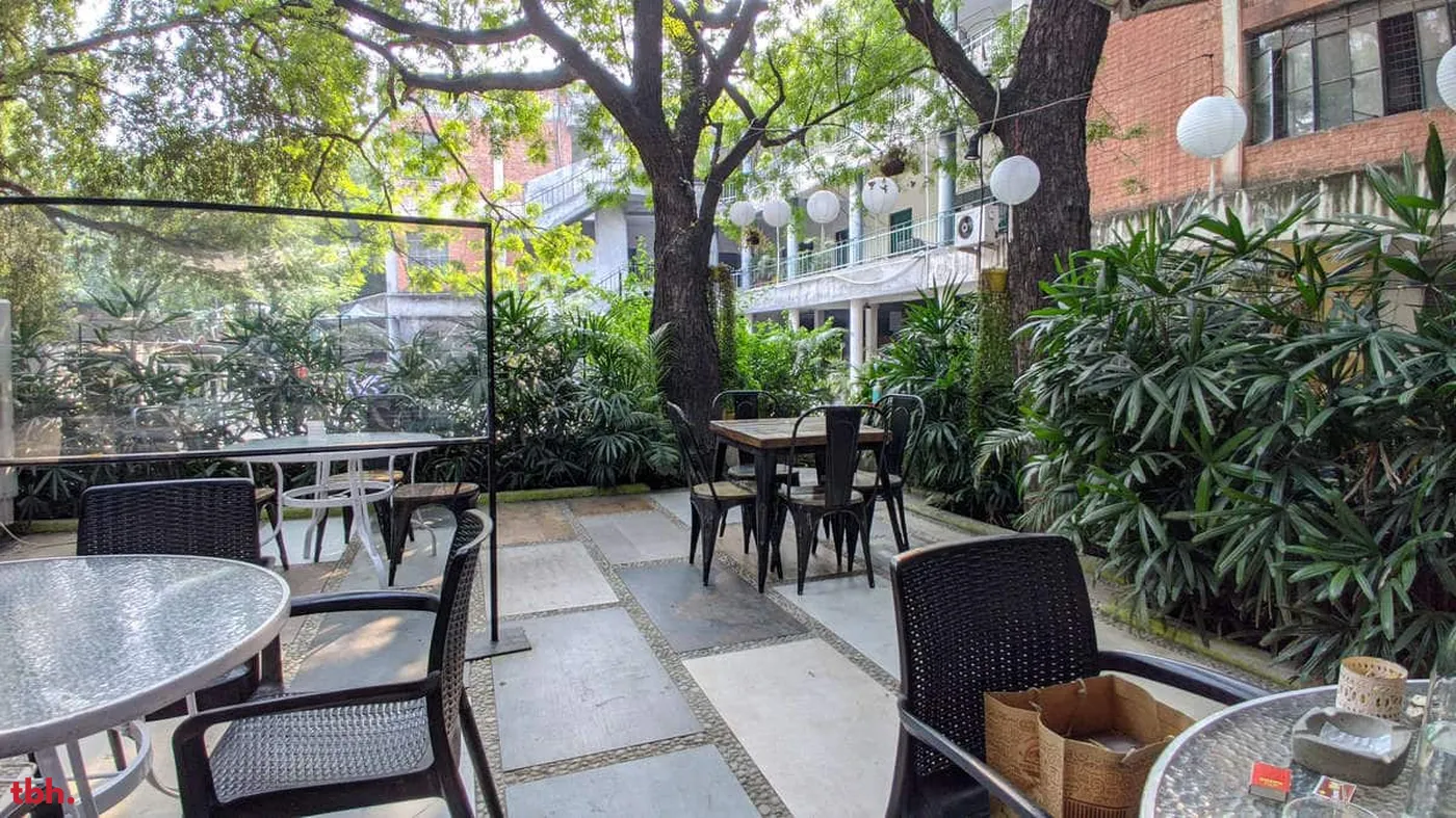 The Brown Box Outlet Image