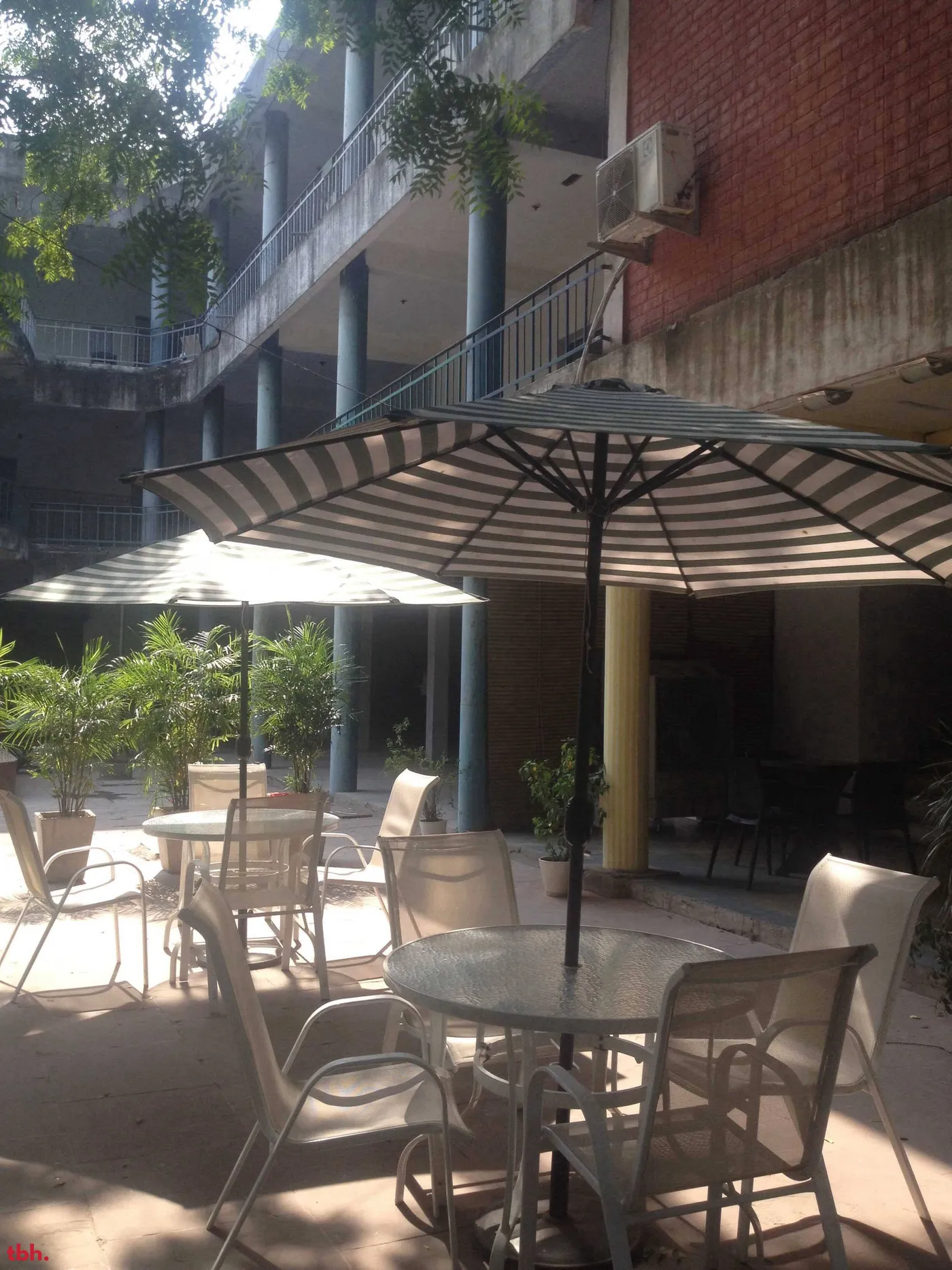 The Brown Box Outlet Image