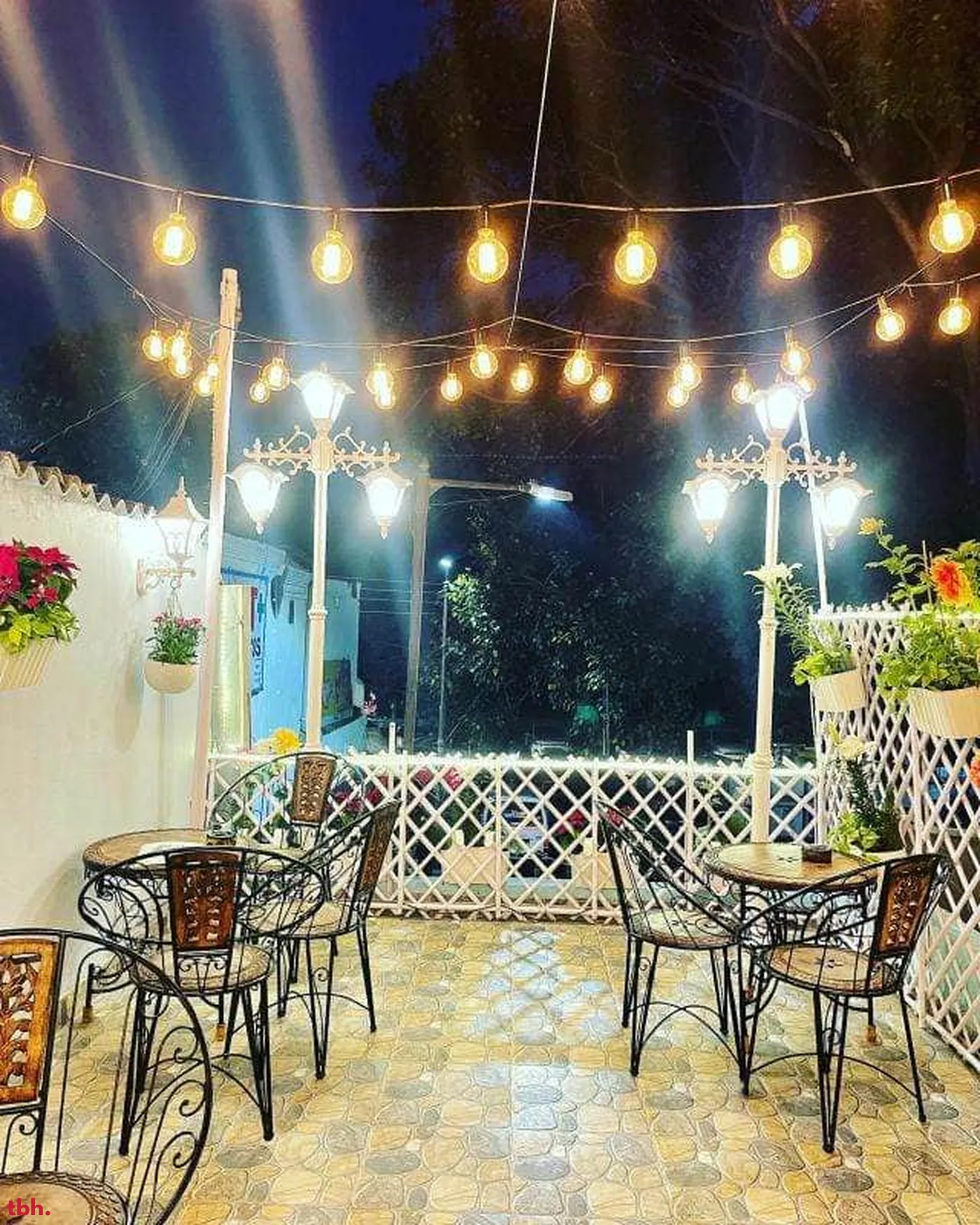 Cafe Coffee Nights Outlet Image