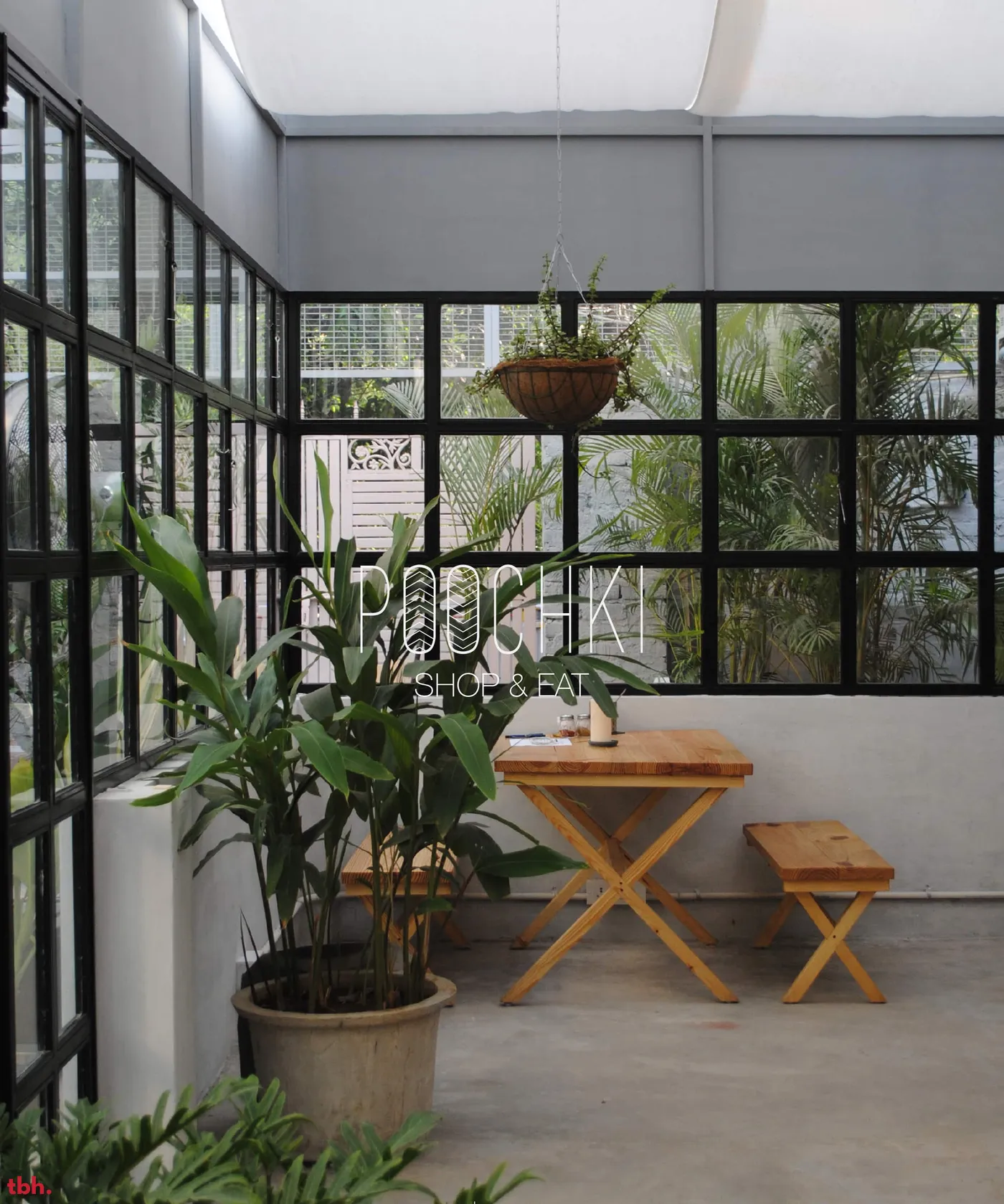 Poochki Table Outlet Image