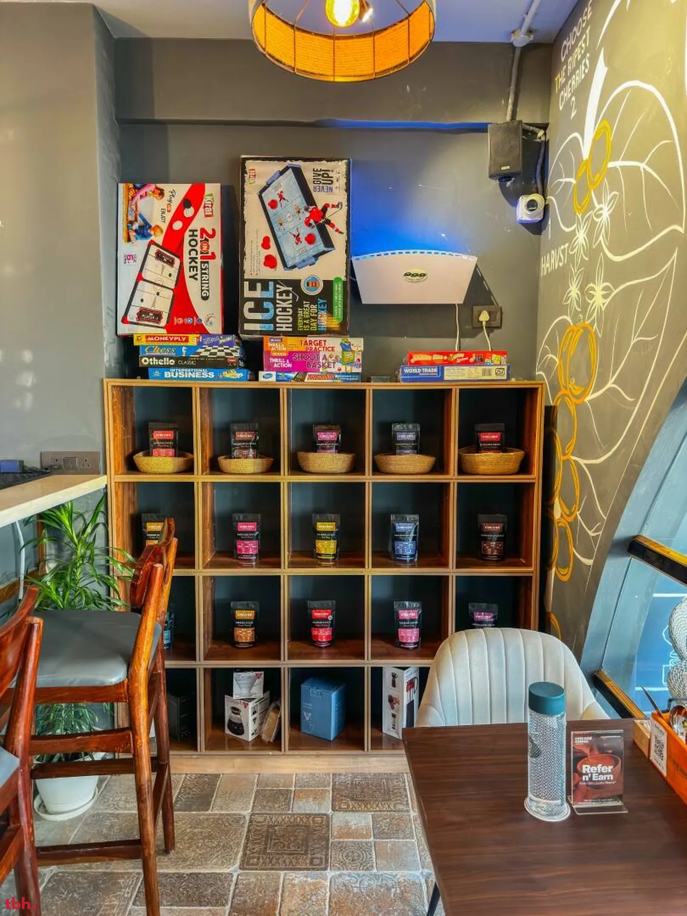 Chelvies Coffee Outlet Image