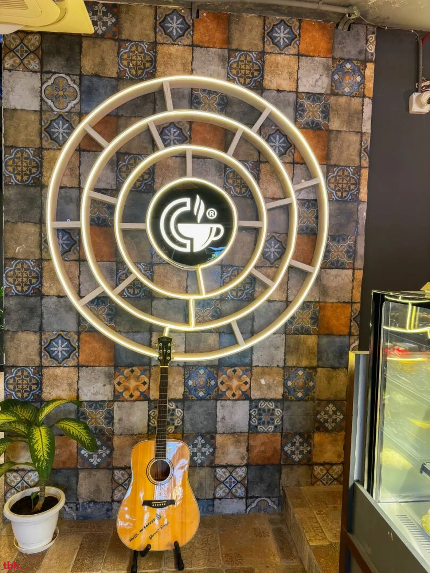 Chelvies Coffee Outlet Image