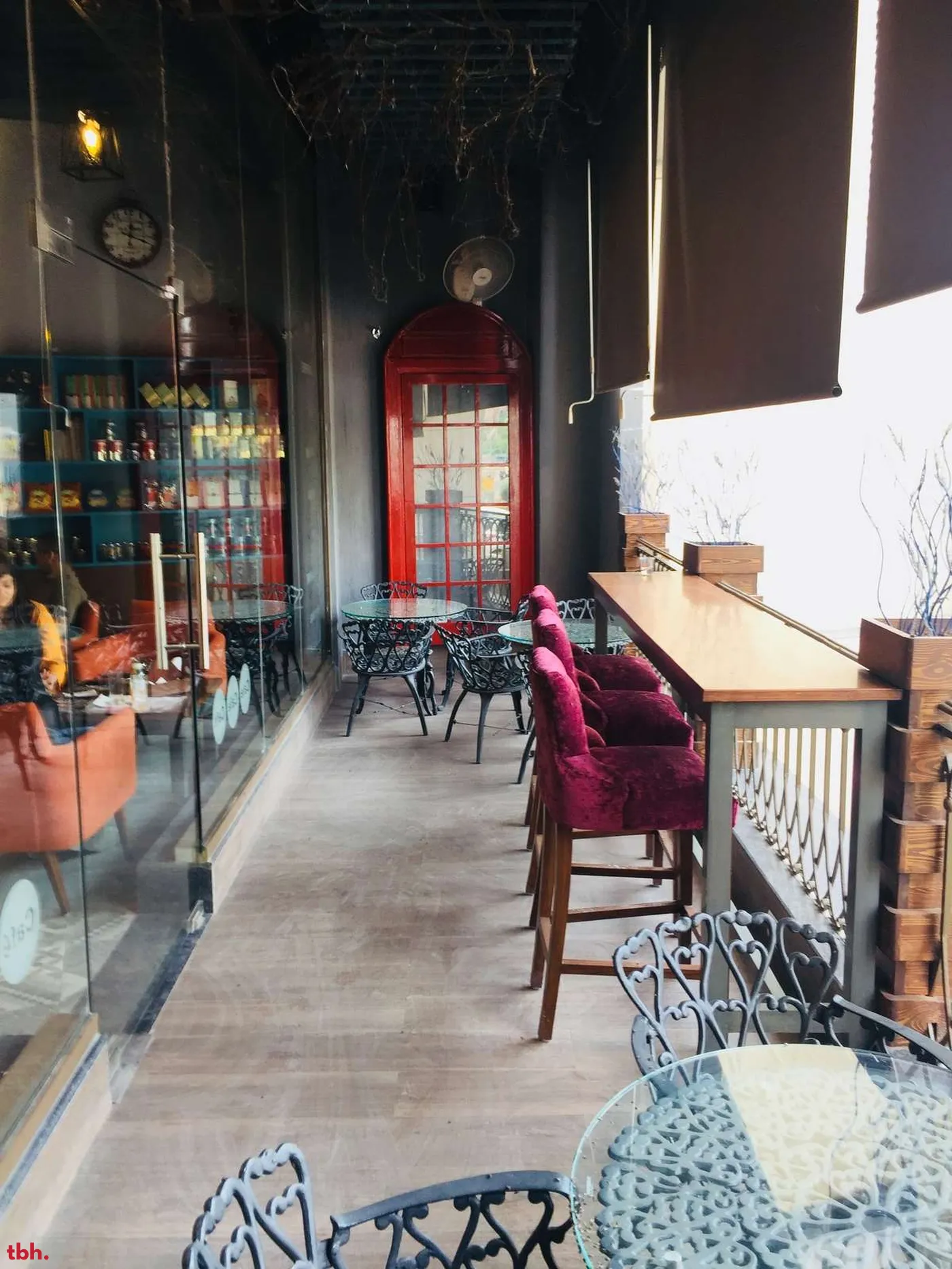 Barista Diner Outlet Image