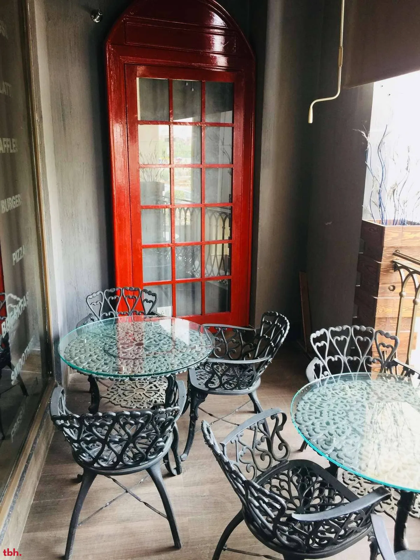 Barista Diner Outlet Image