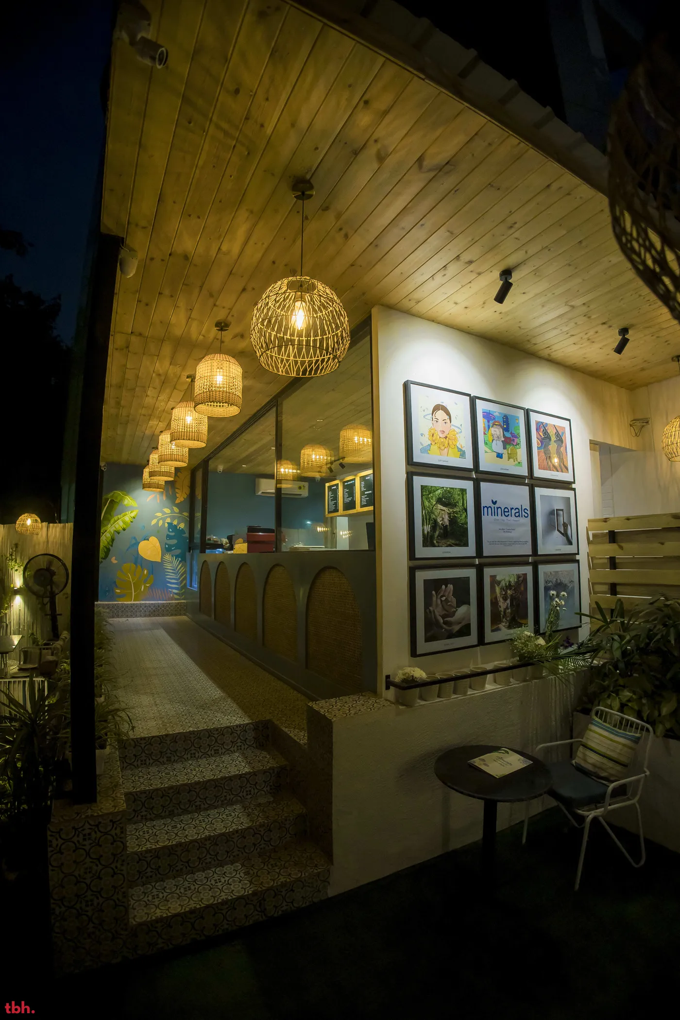 Minerals The Garden Cafe Outlet Image