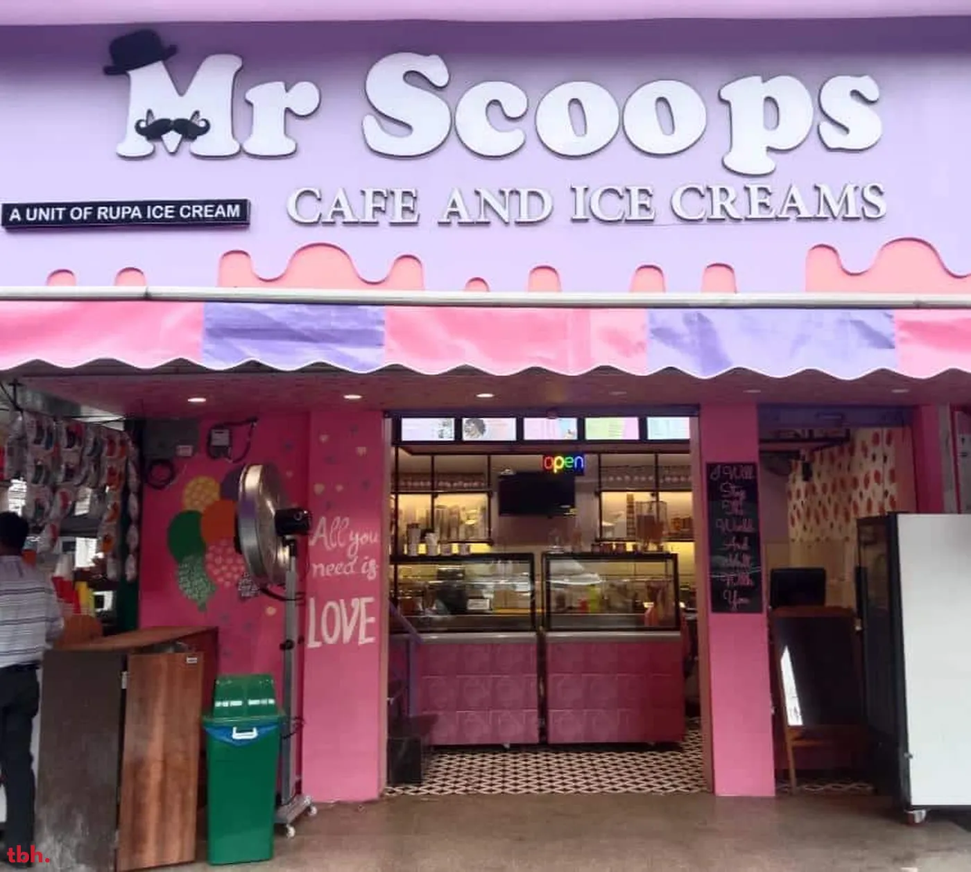 Mr Scoops Cafe & Ice Cream outlet image