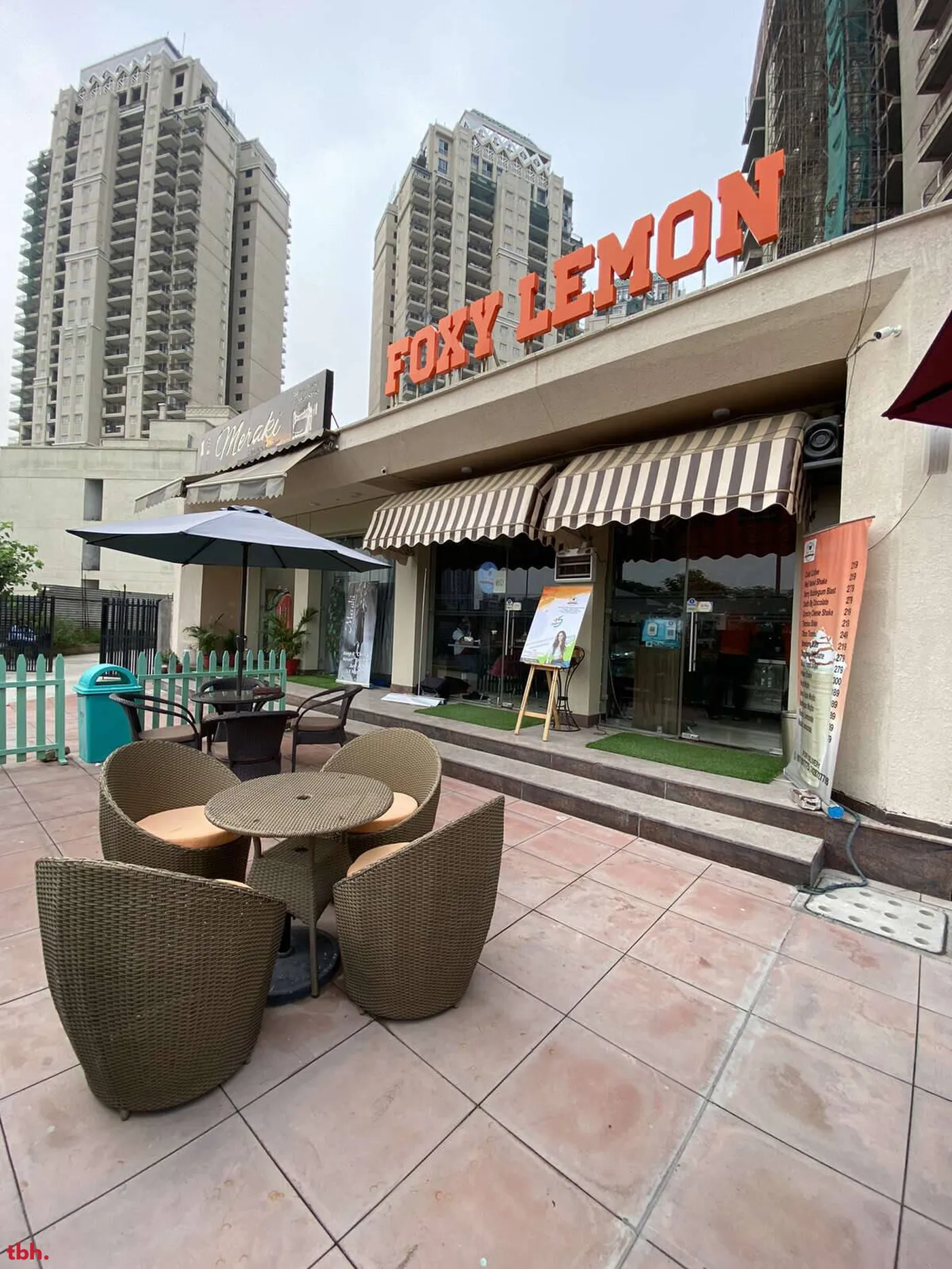 Foxy Lemon Outlet Image