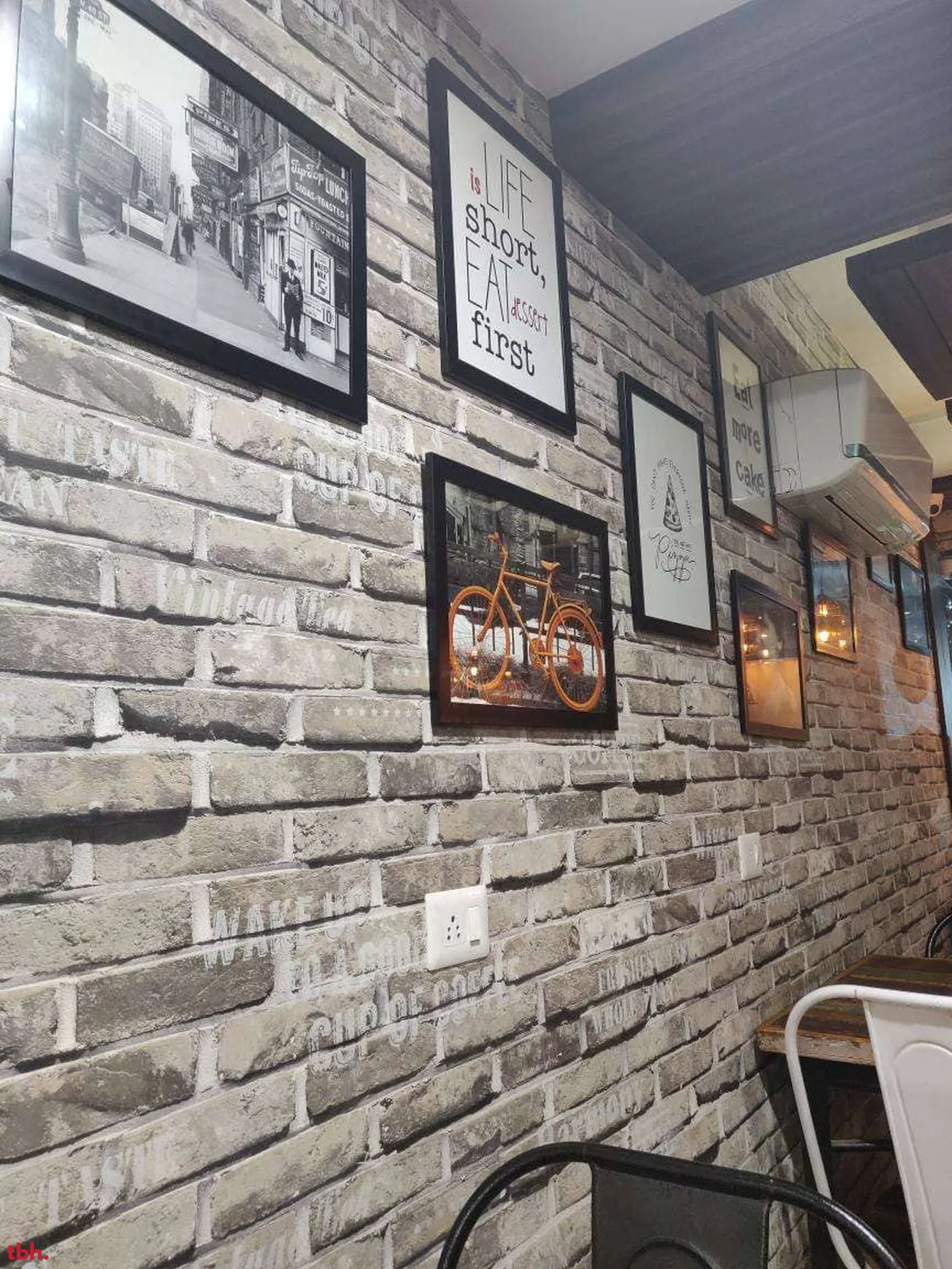 The Golden Buns Outlet Image