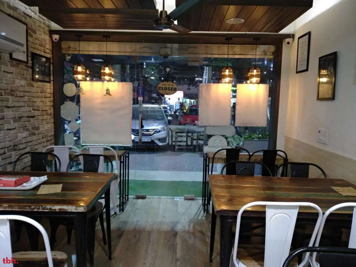 The Golden Buns Outlet Image