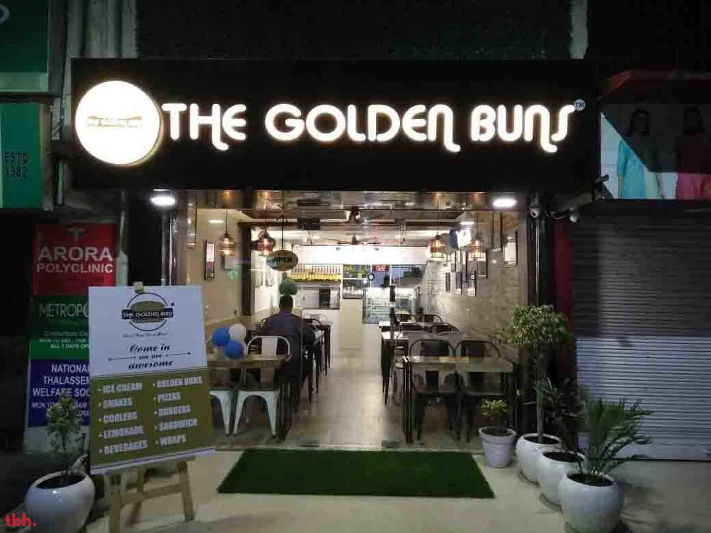 The Golden Buns Outlet Image