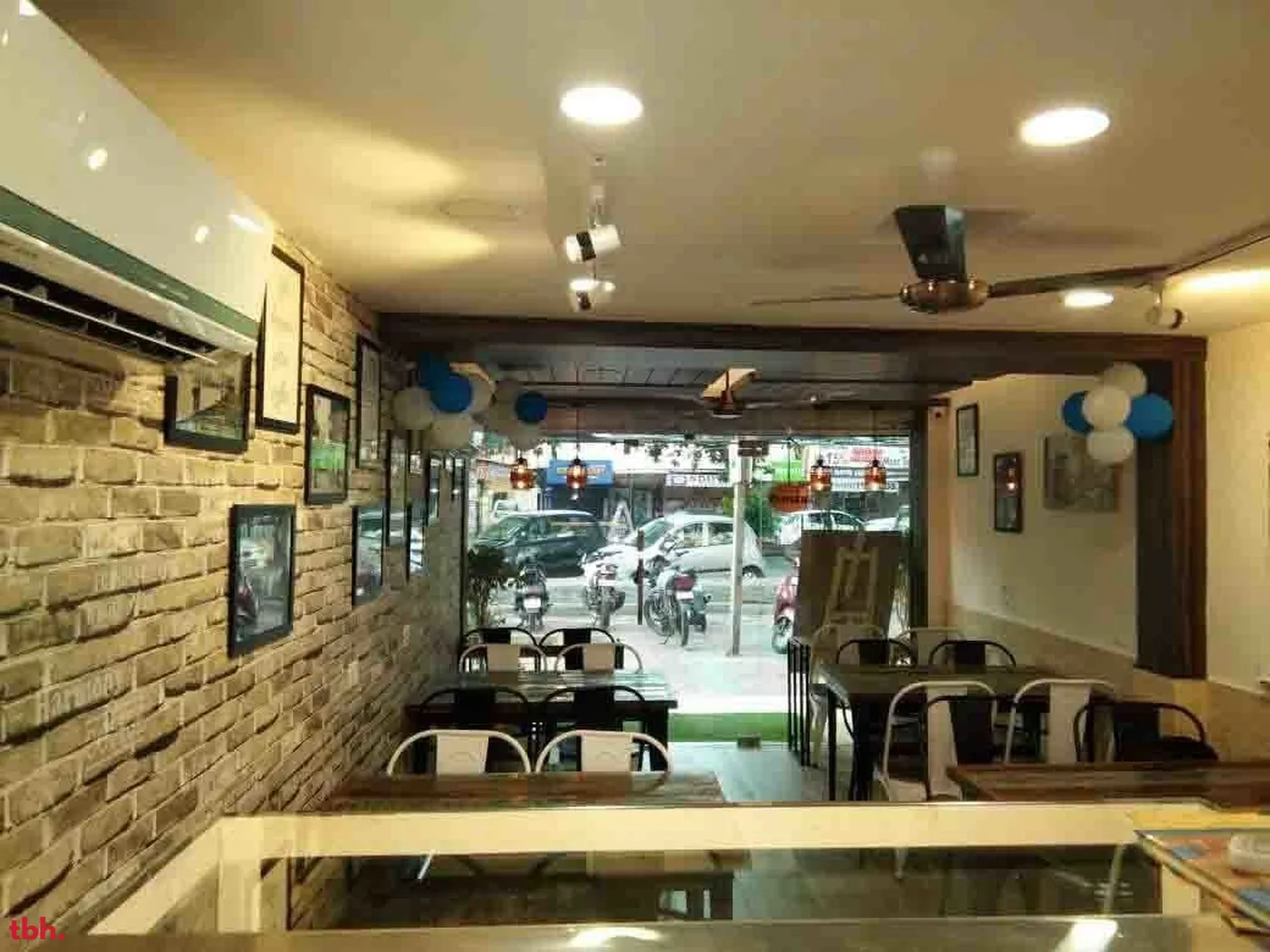 The Golden Buns Outlet Image