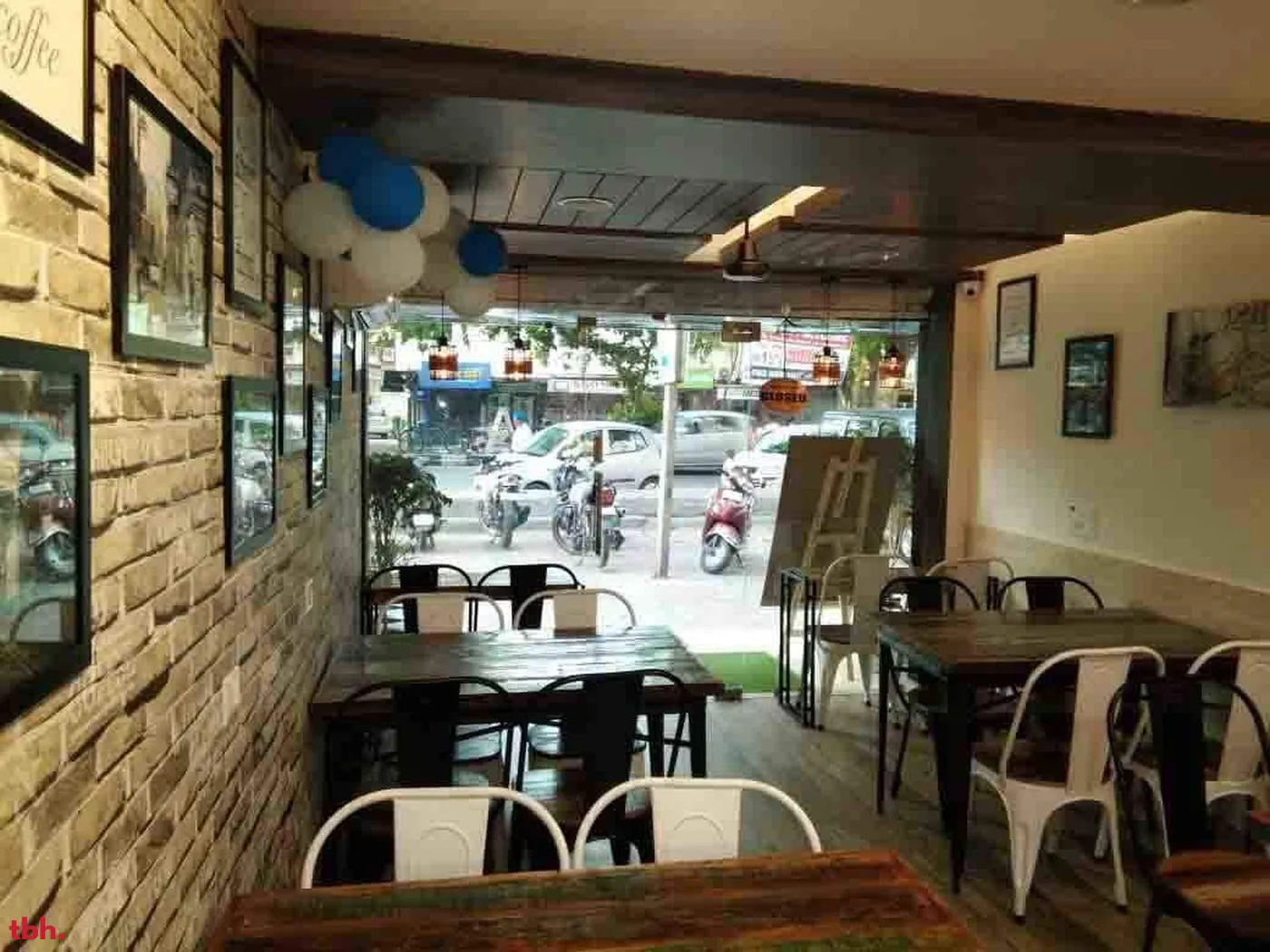 The Golden Buns Outlet Image