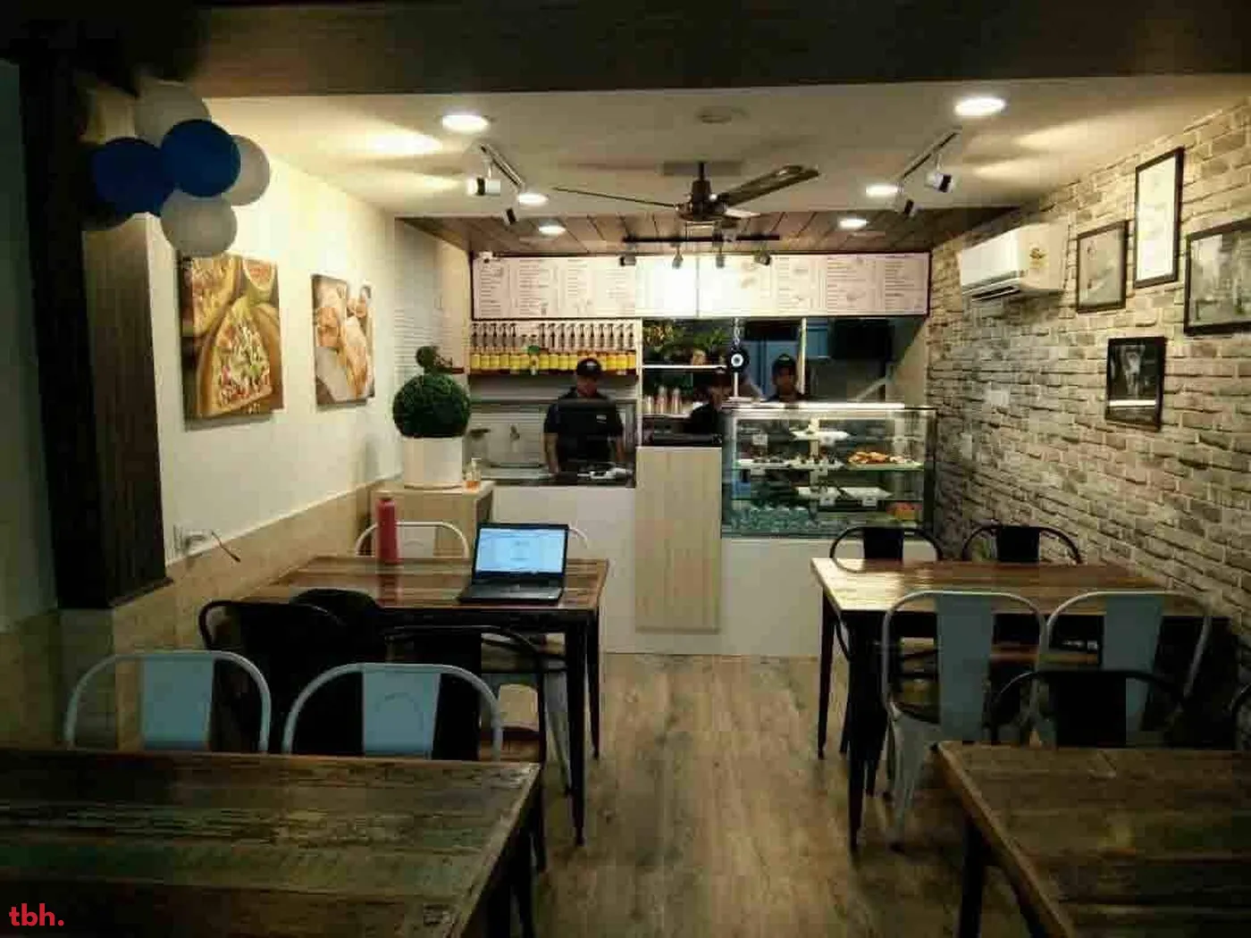 The Golden Buns outlet image
