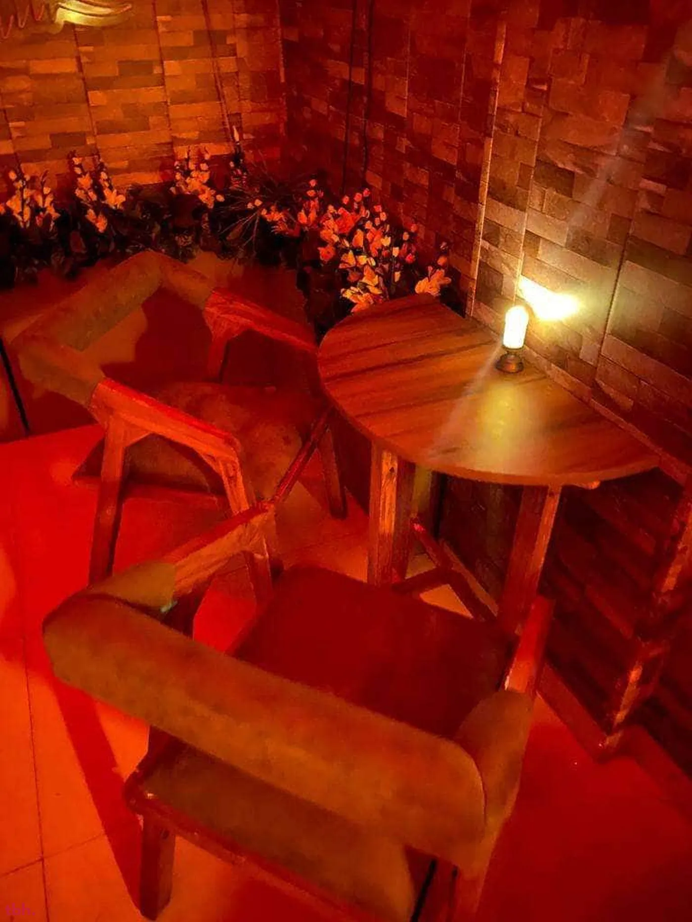 Hot Black Cafe Outlet Image