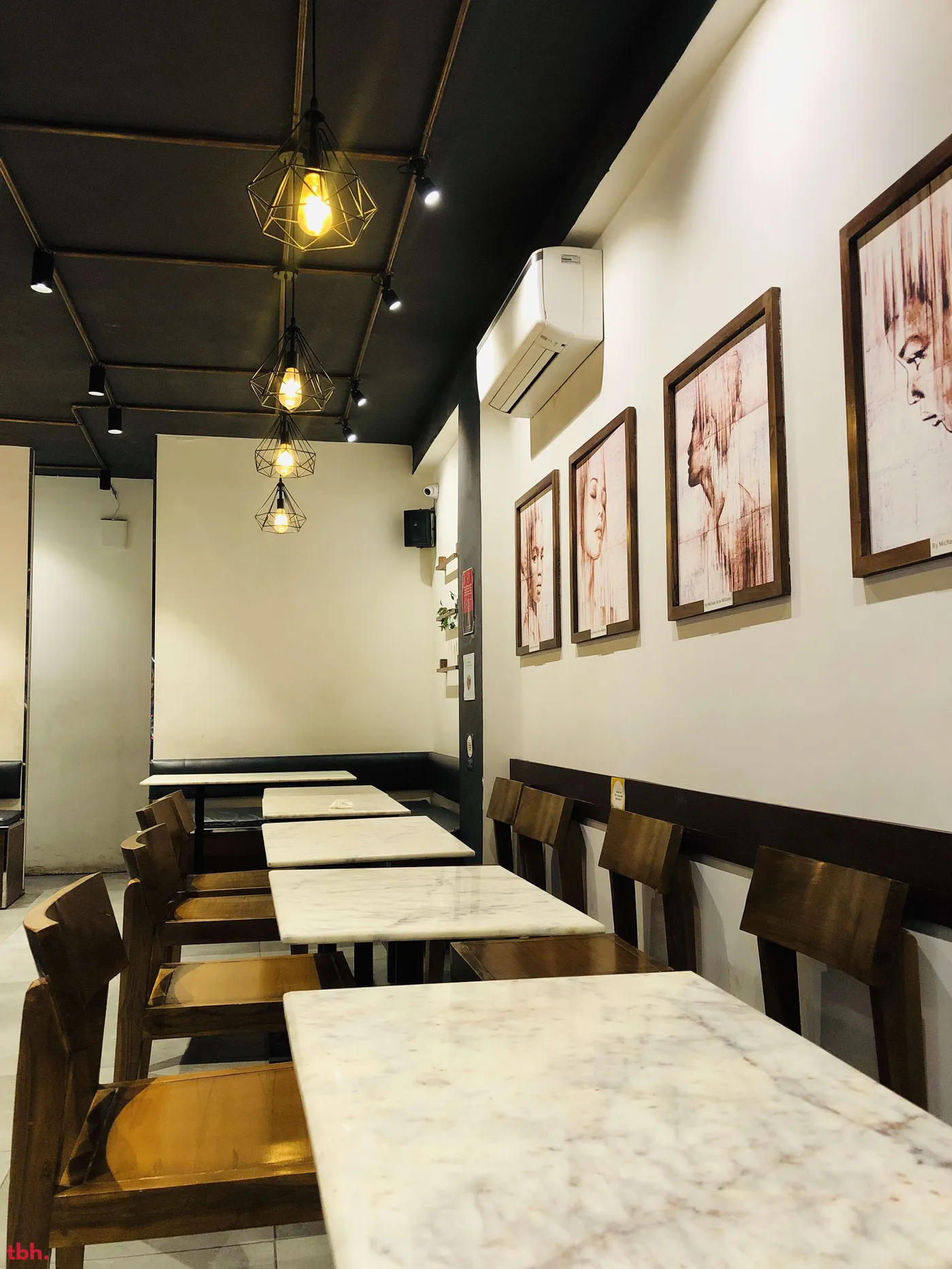 Cafe NYC Queens Outlet Image