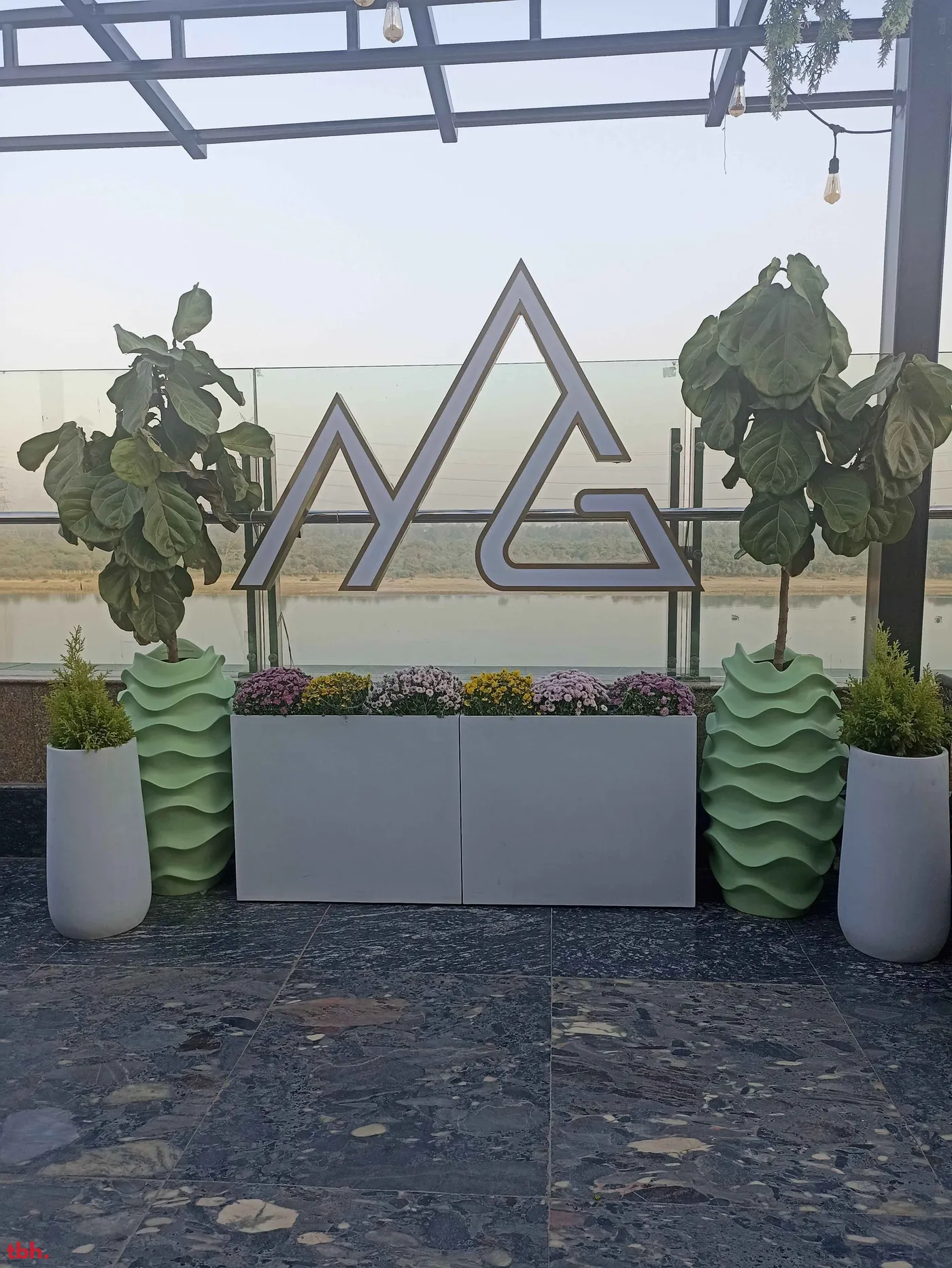 MG Cafe Outlet Image