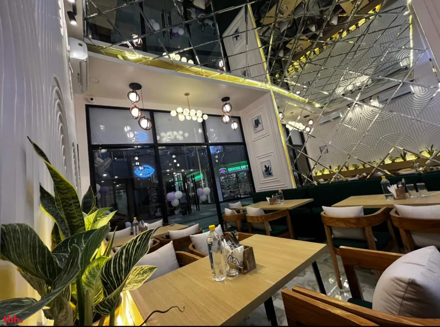 ELITO - Café & Restro outlet image