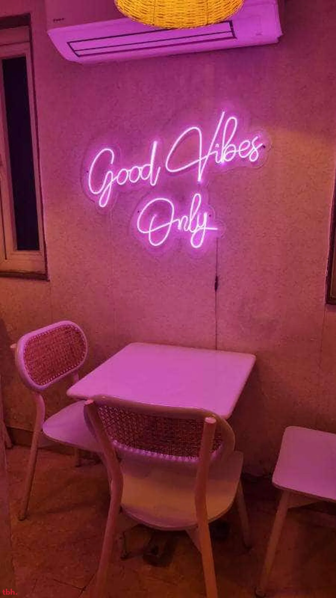 Signature Cafe Outlet Image