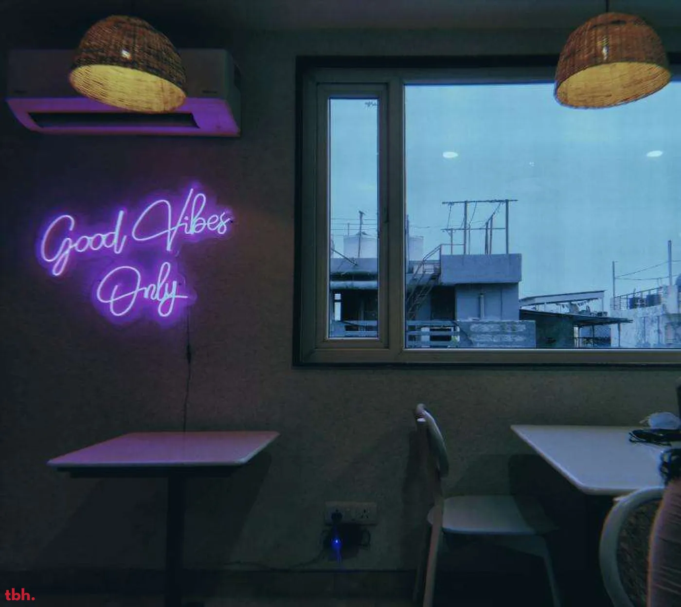 Signature Cafe Outlet Image