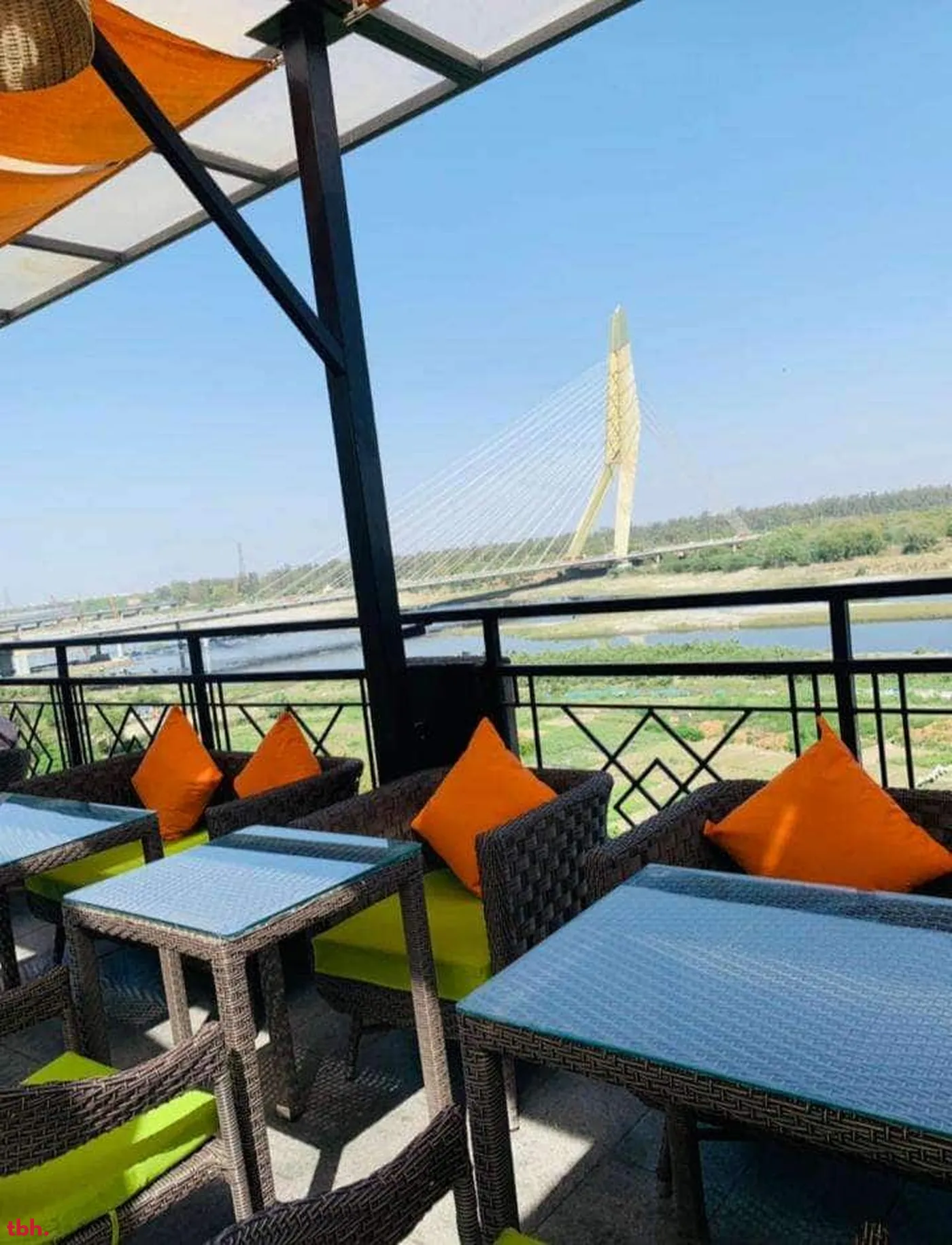 Signature Cafe Outlet Image