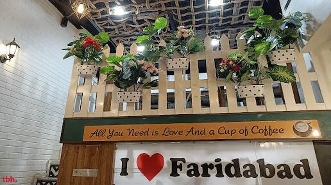 Coffee & Burger Outlet Image