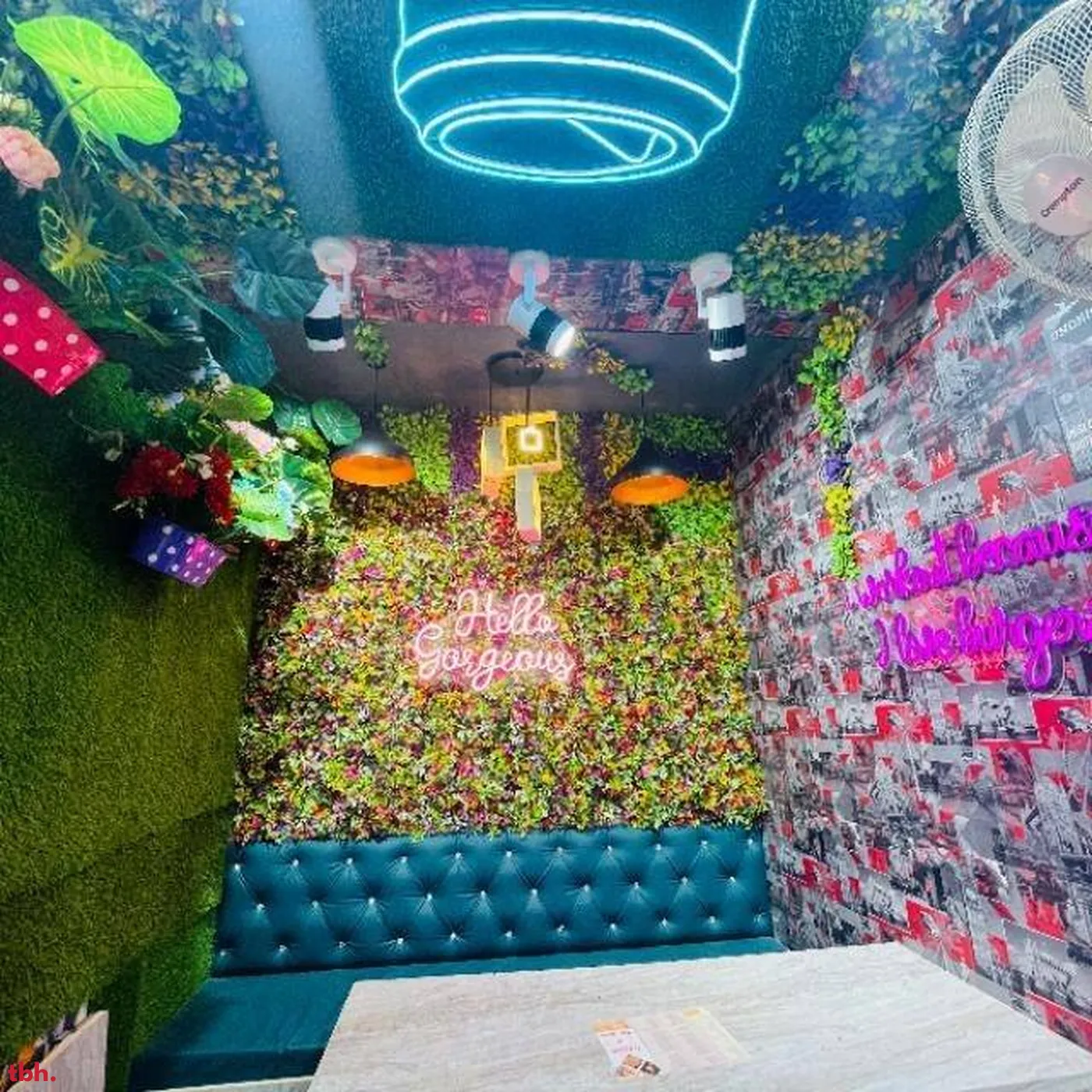 Coffee & Burger Outlet Image