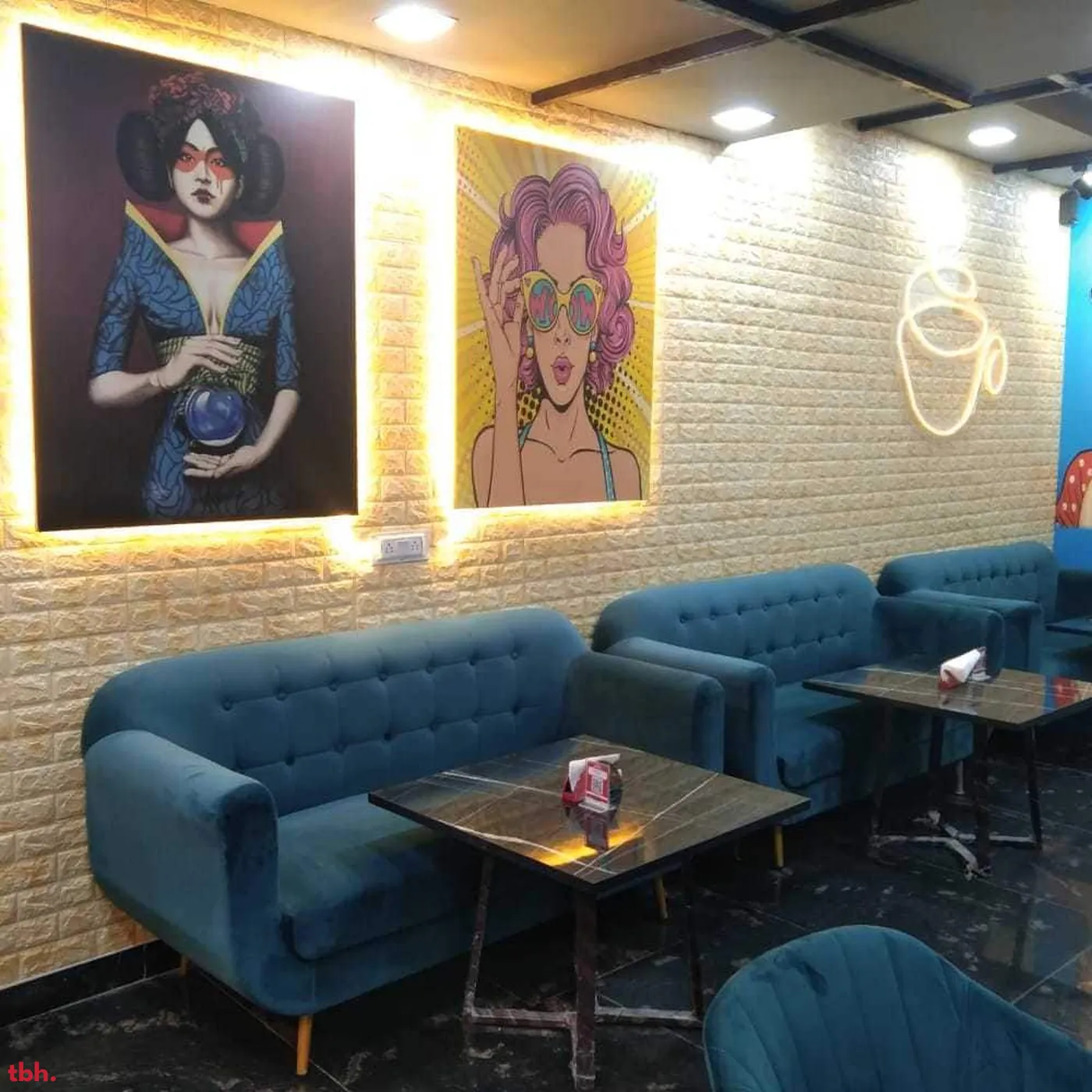 Hide Out Cafe Outlet Image