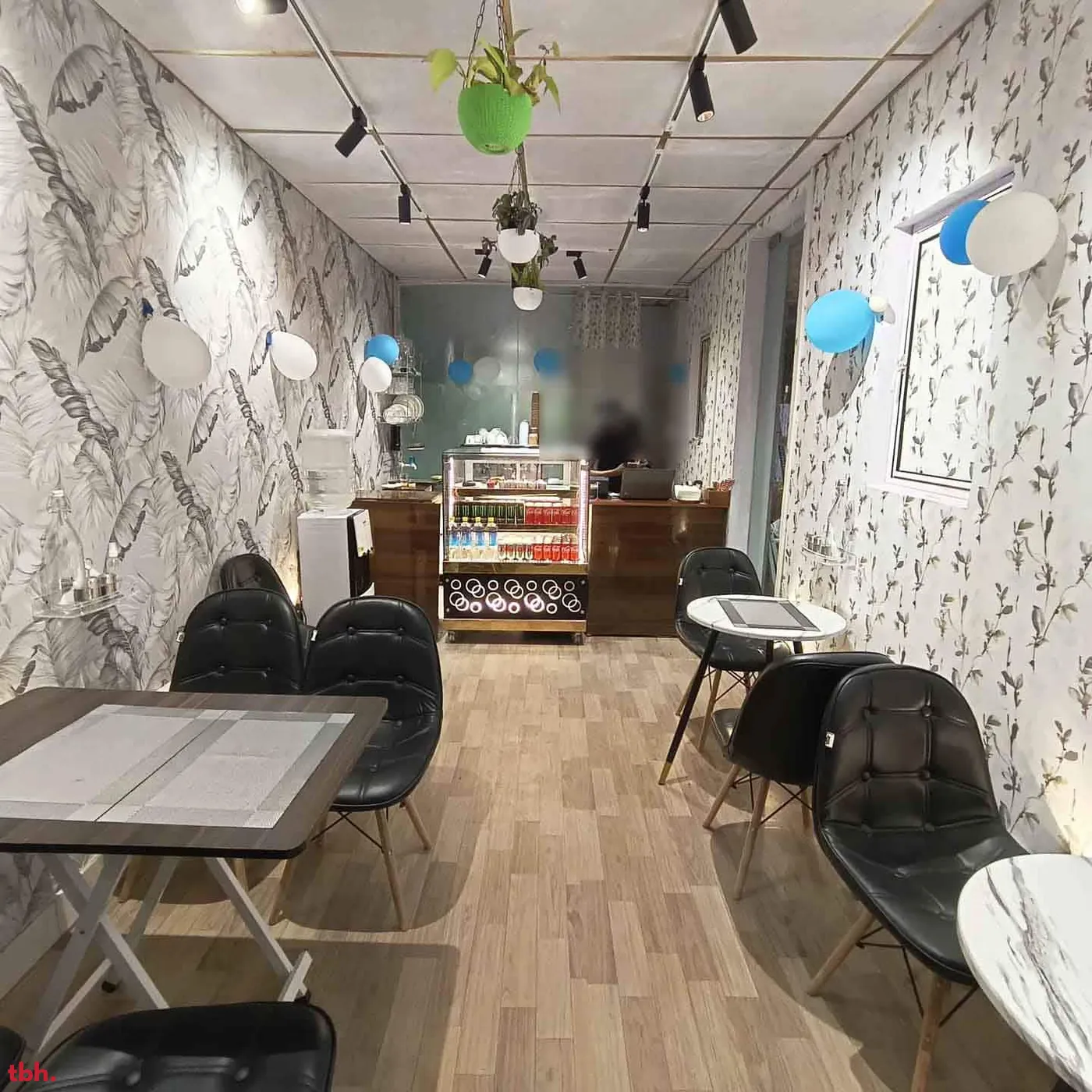 Emperor Coffee House Outlet Image