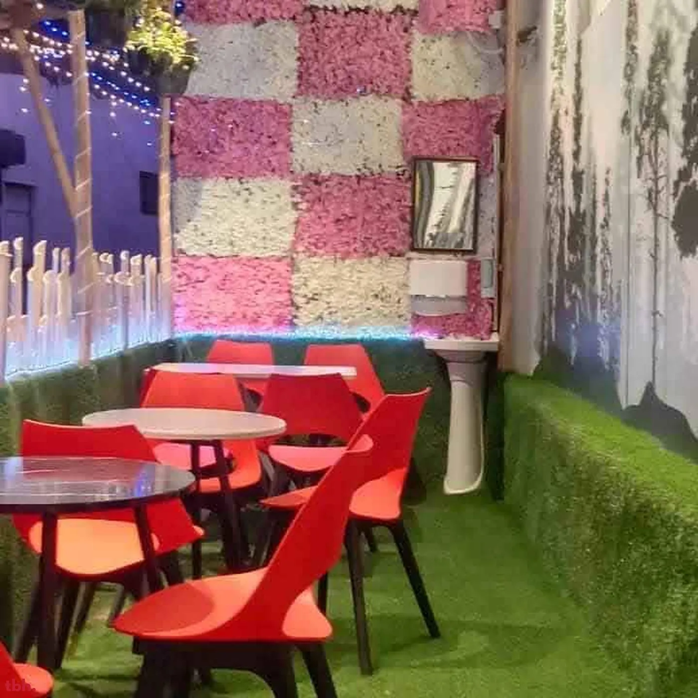 Emperor Coffee House outlet image