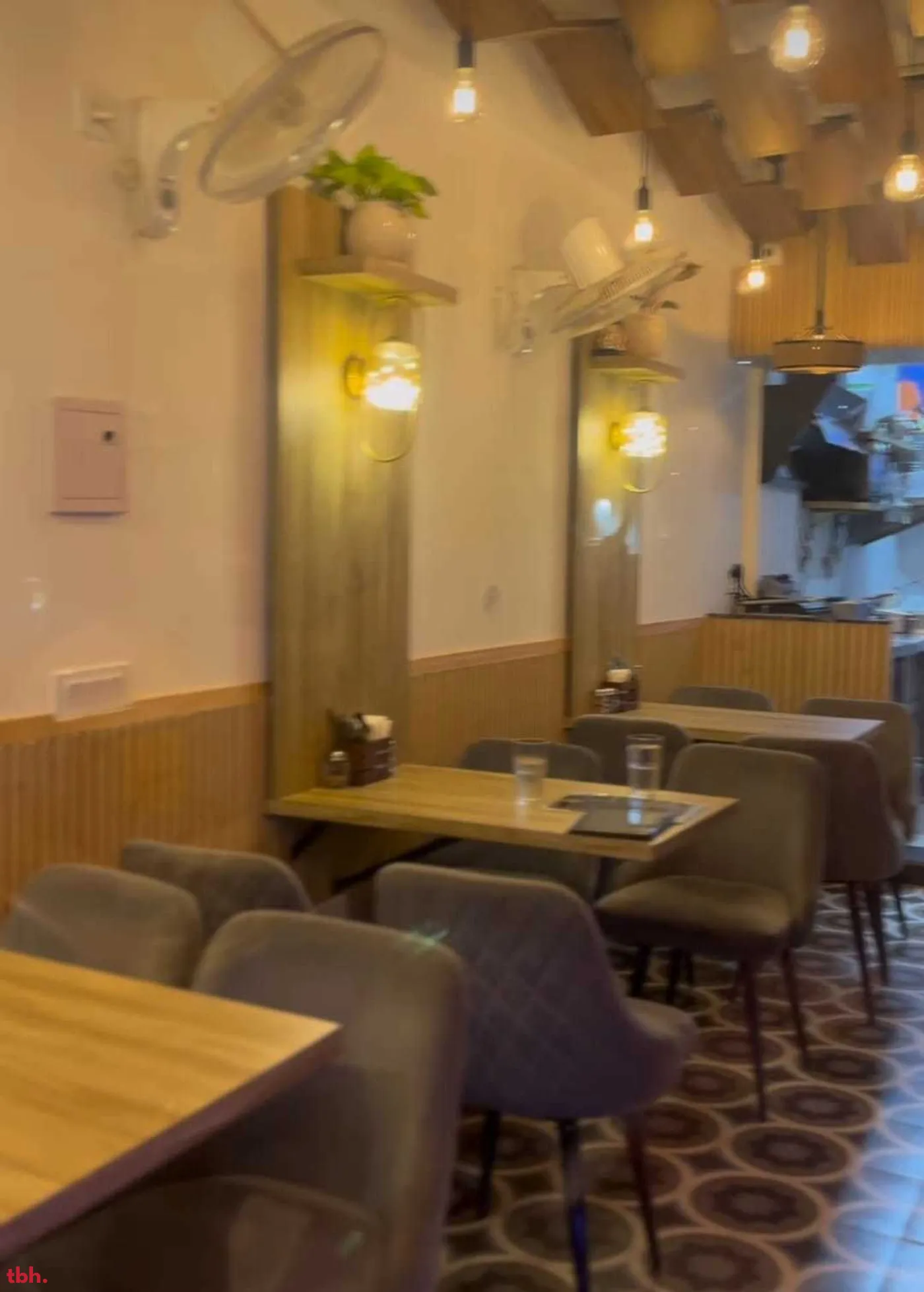 Brew N Sips Cafe outlet image