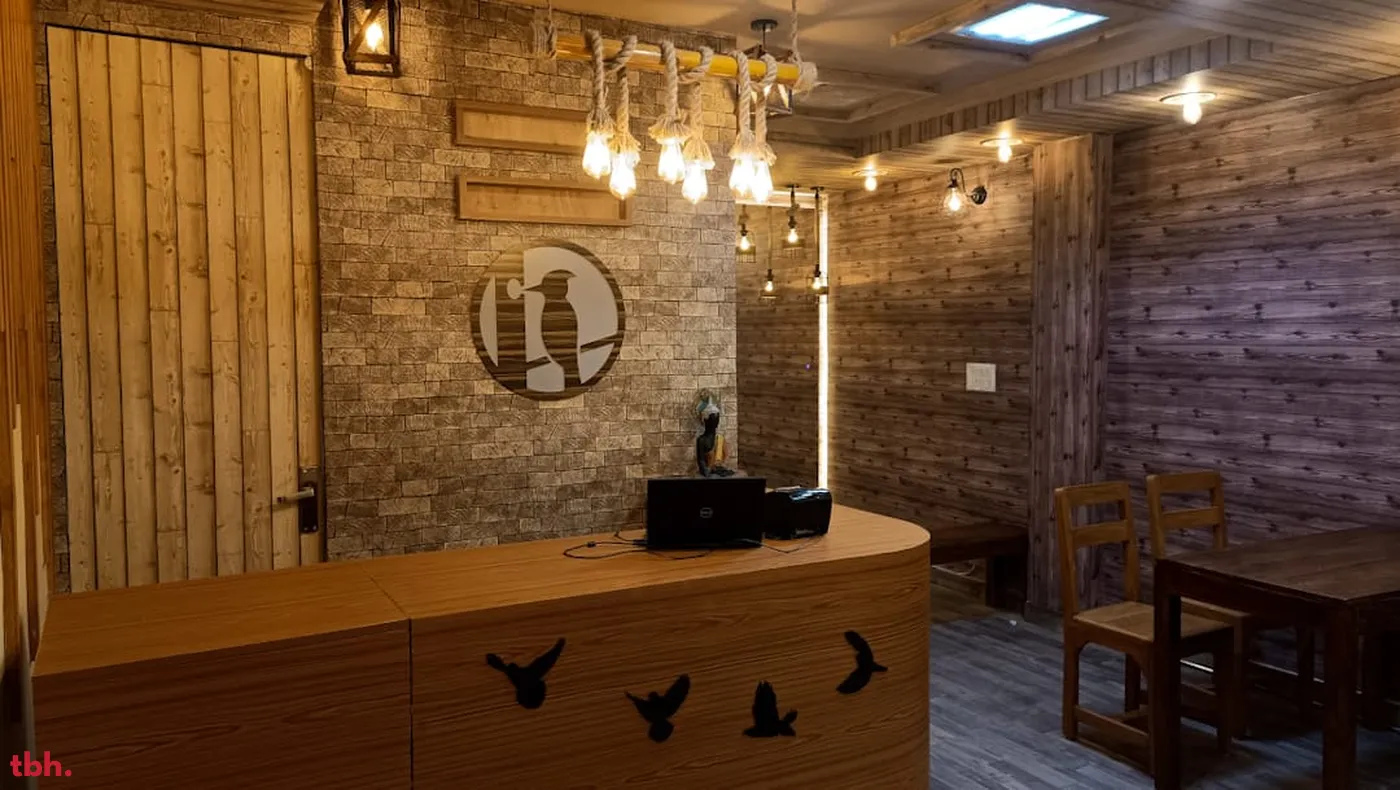 WOODPECKER Outlet Image