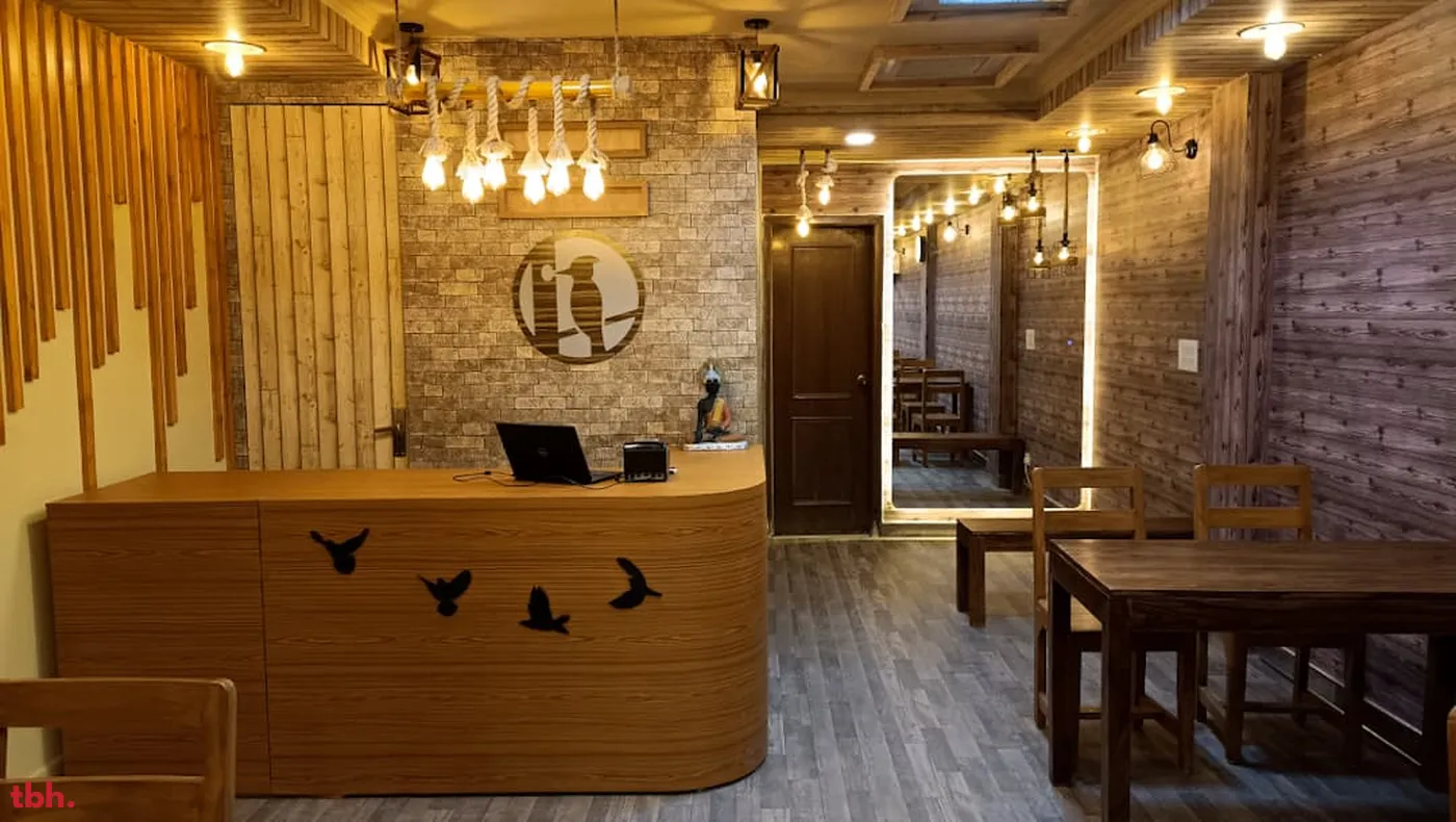 WOODPECKER Outlet Image