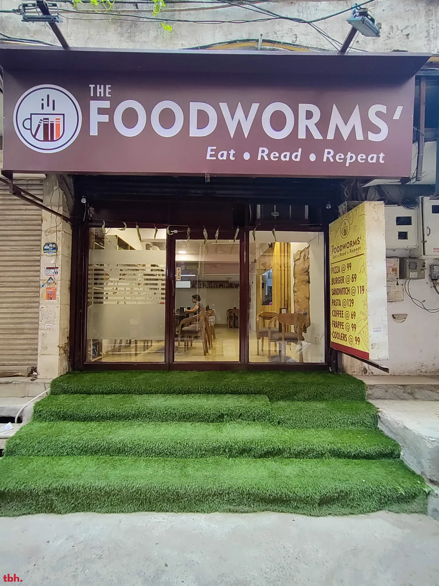 The Foodworms' outlet image