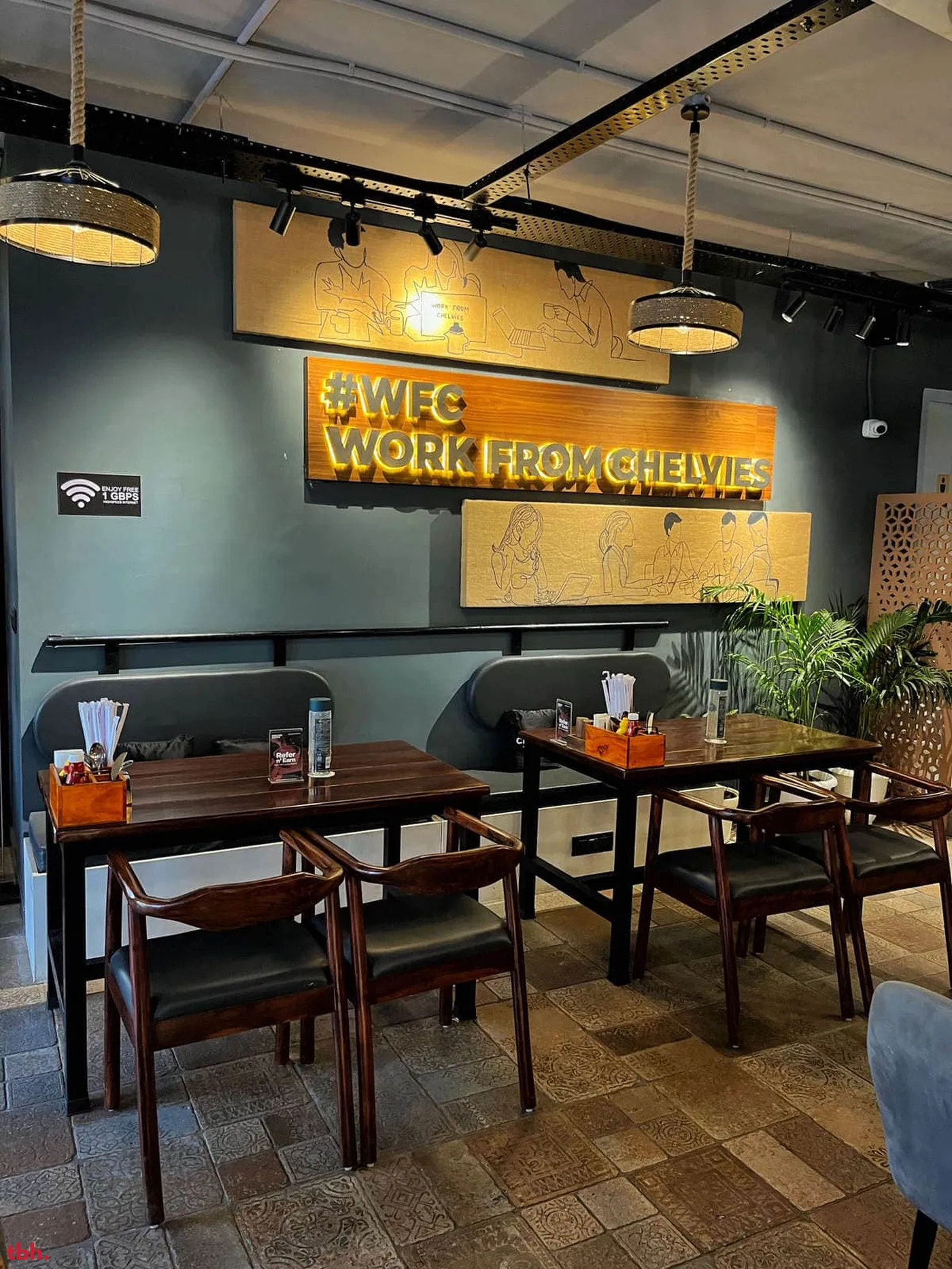 Chelvies Coffee outlet image