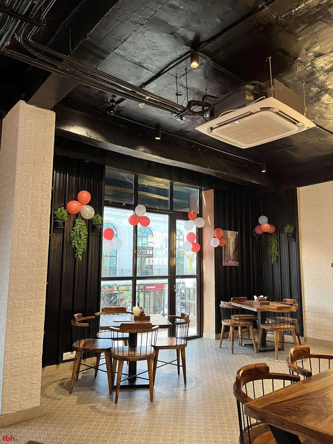 Bistro 57 Outlet Image