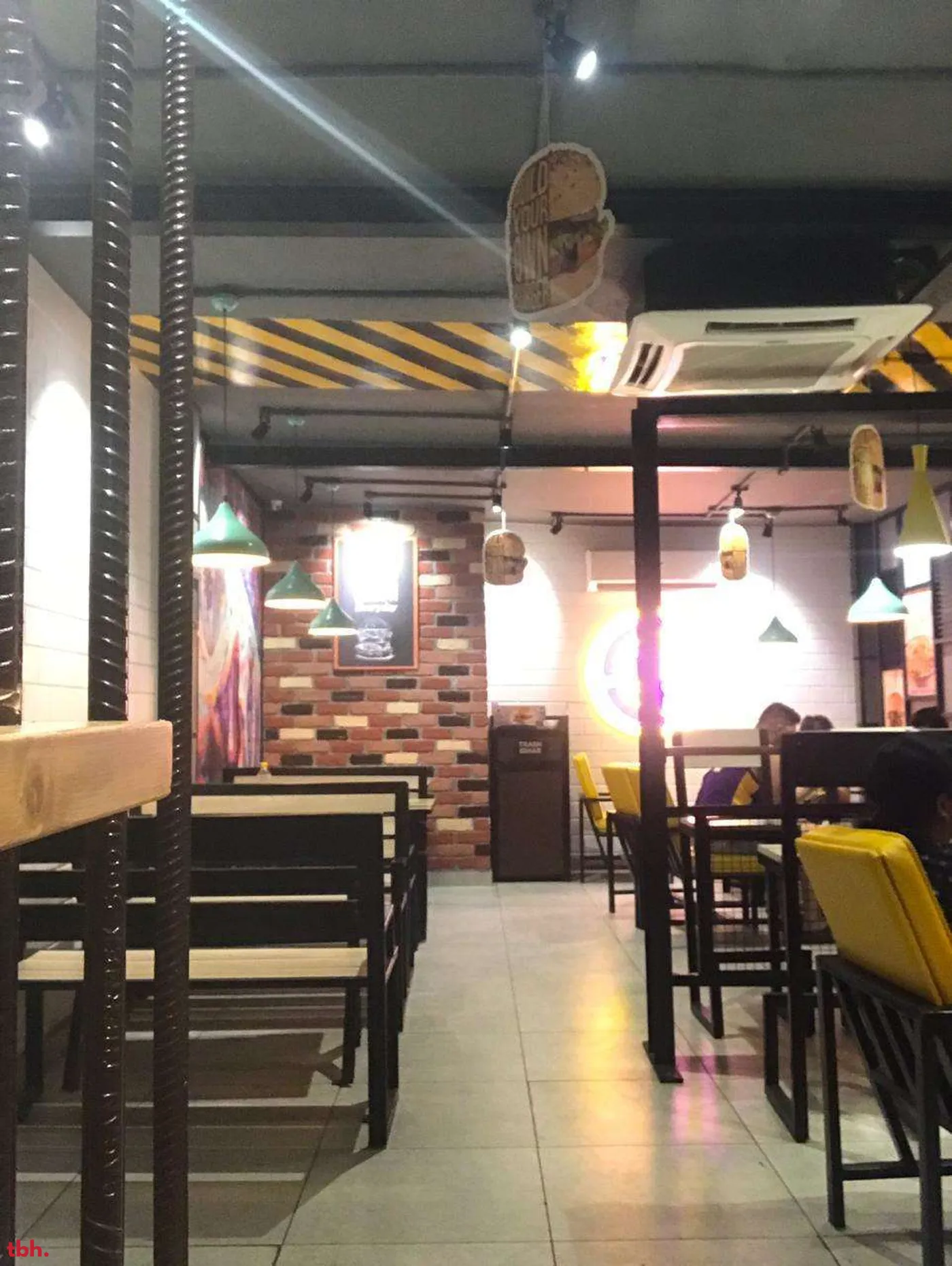 The Burger Club Outlet Image