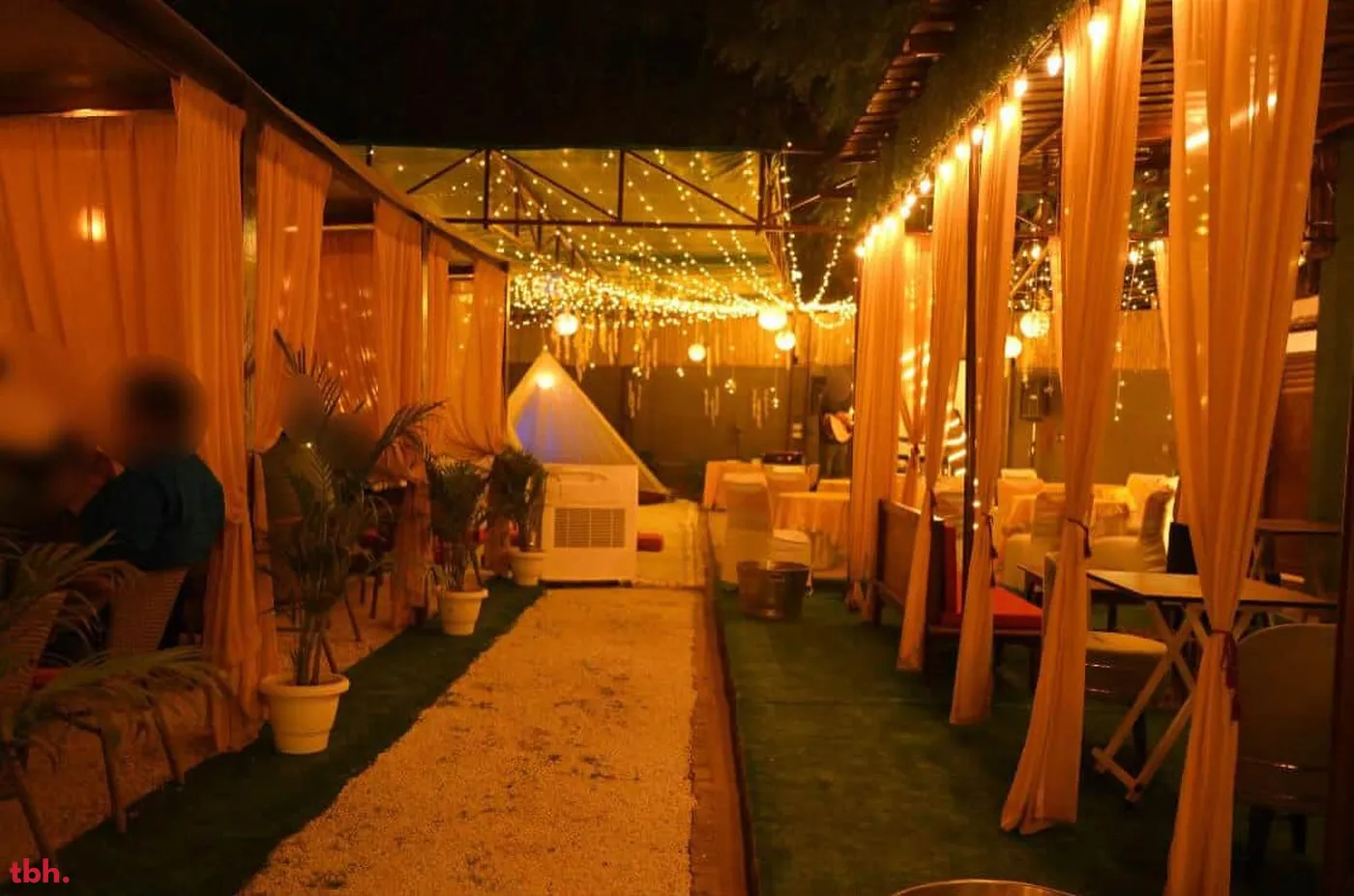WoodWill Cafe outlet image