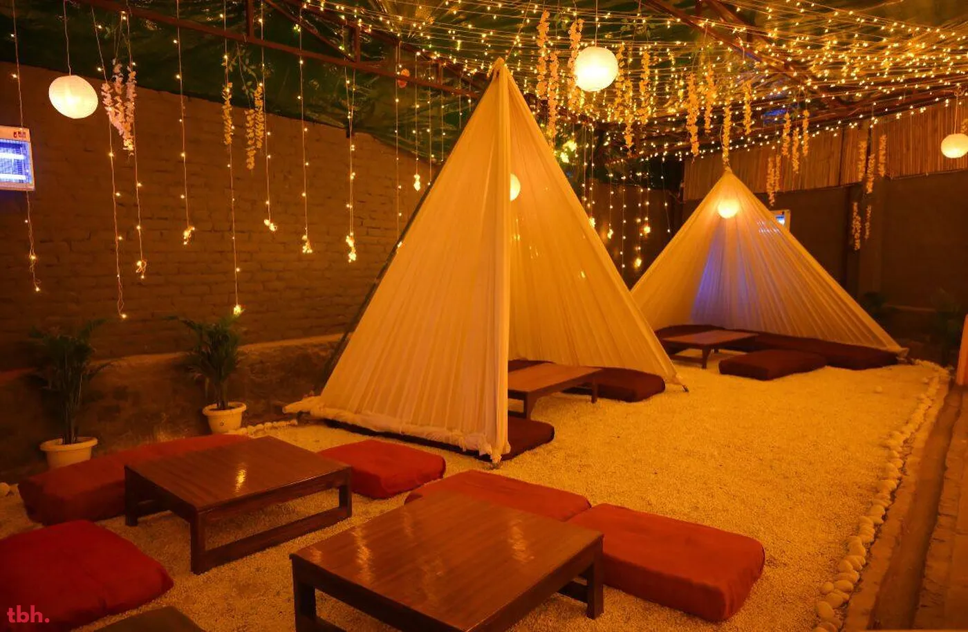 WoodWill Cafe Outlet Image