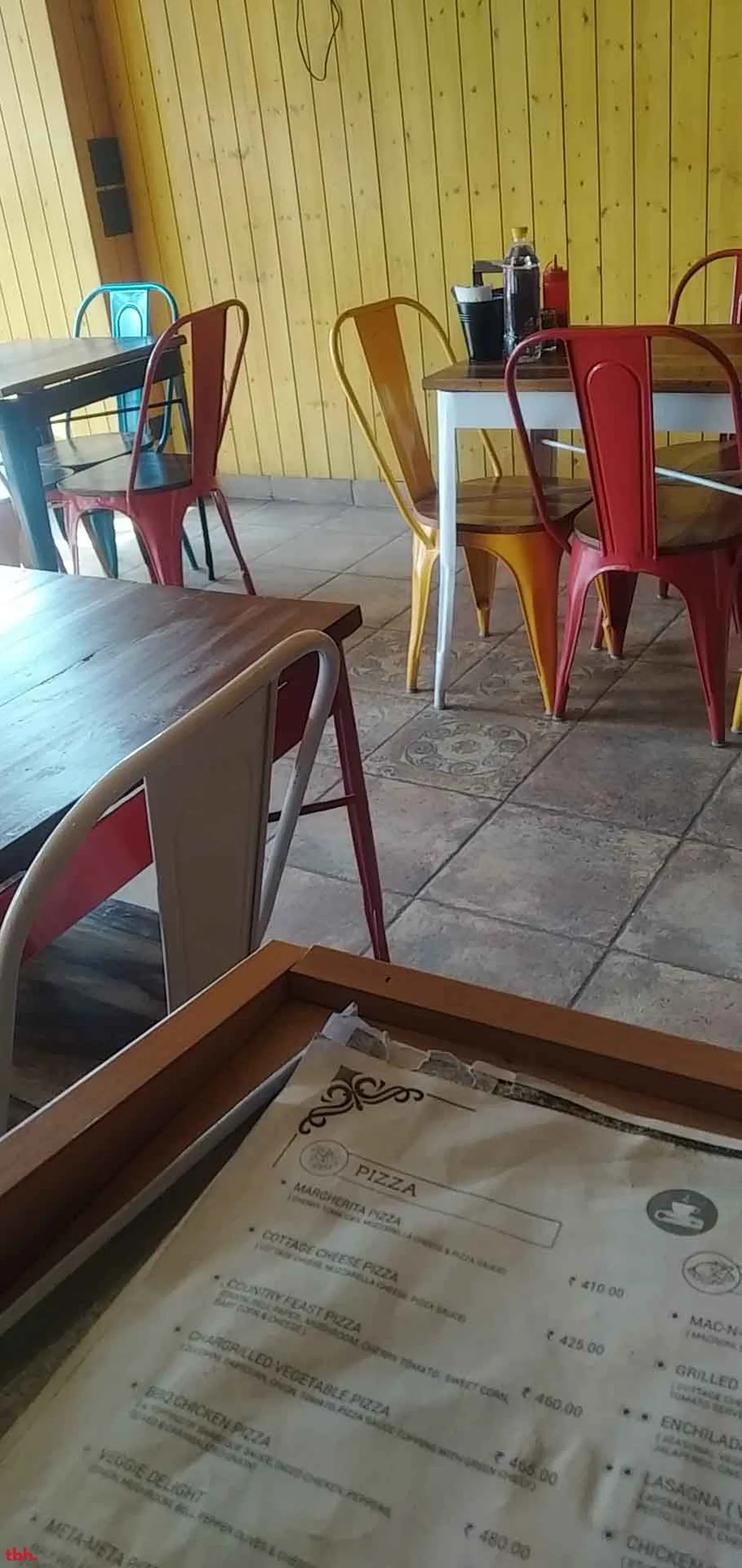 The Reader's Cafe Outlet Image