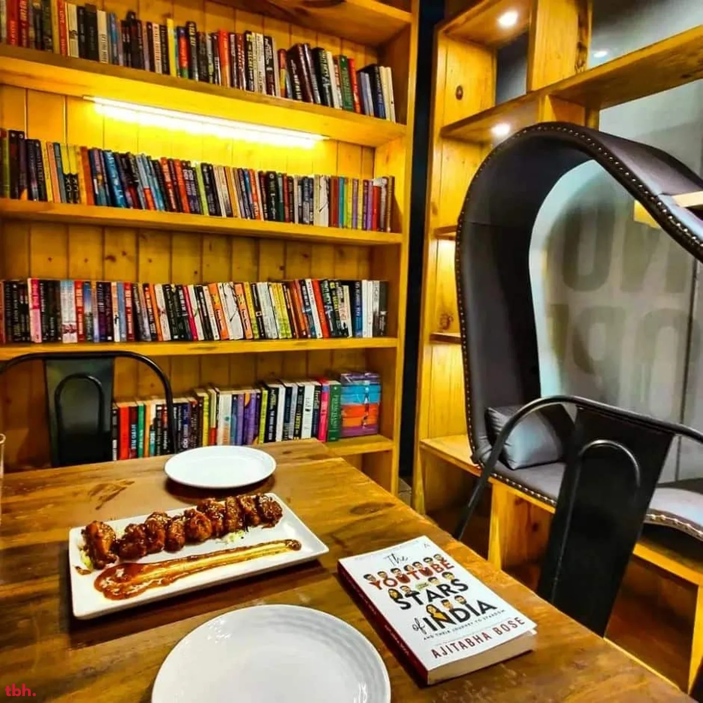 The Reader's Cafe outlet image