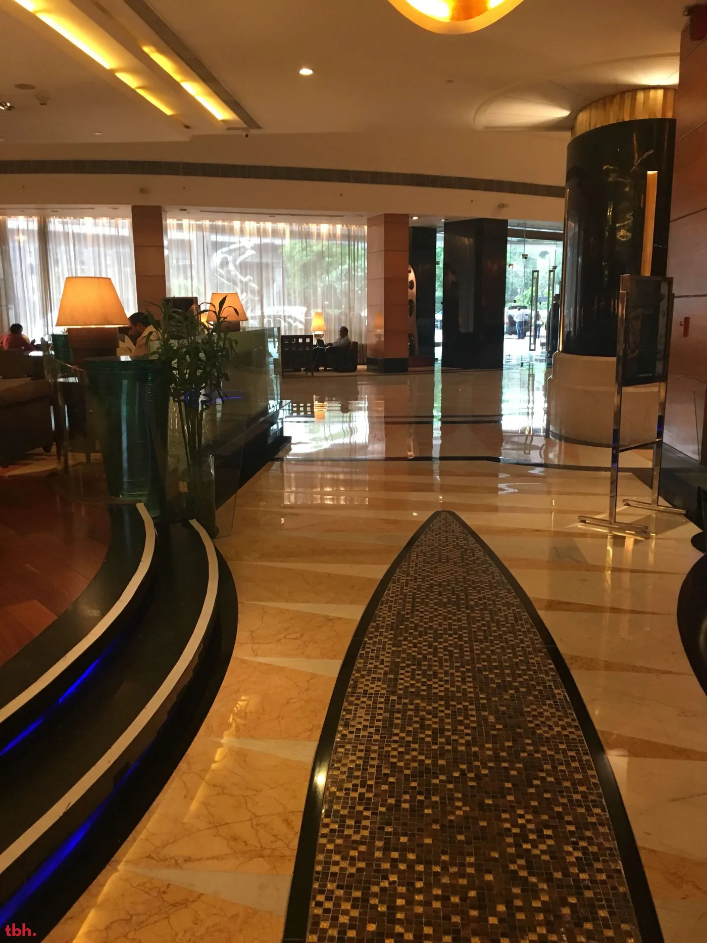 R The Lounge - Radisson Blu Plaza Delhi Airport Outlet Image