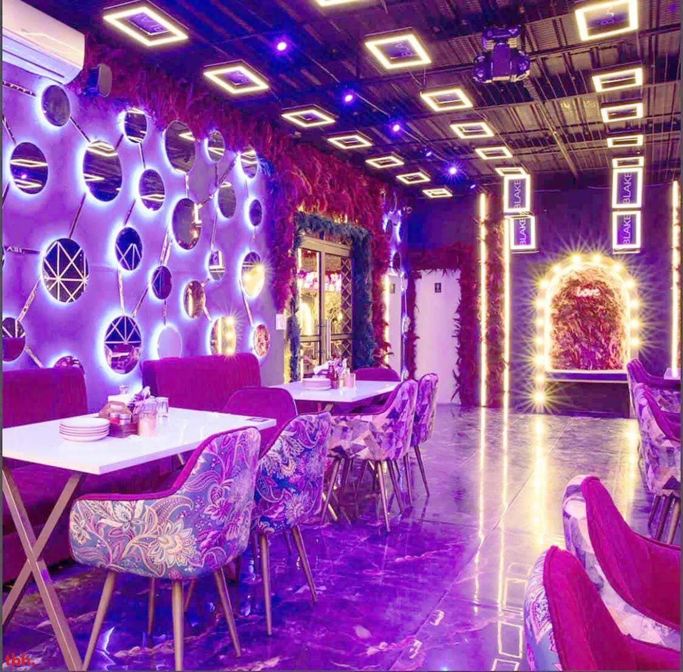 Cafe Blake Outlet Image