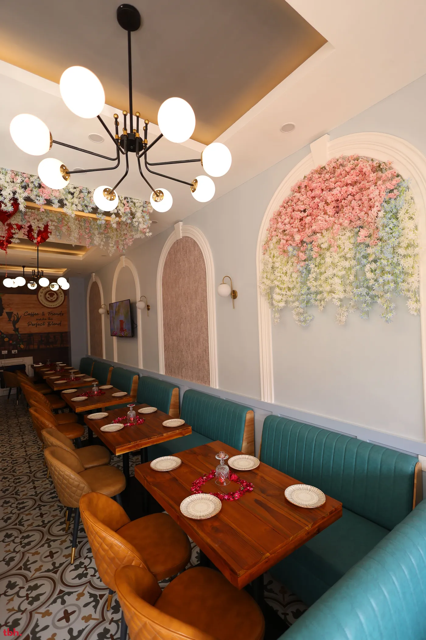 G Town Cafe 65 Outlet Image