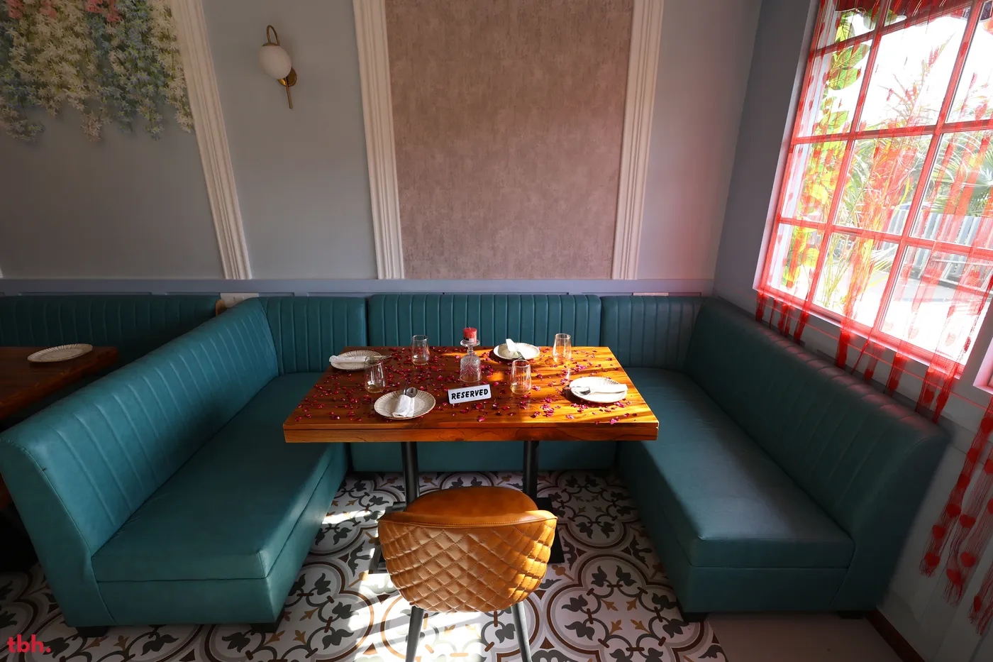 G Town Cafe 65 outlet image