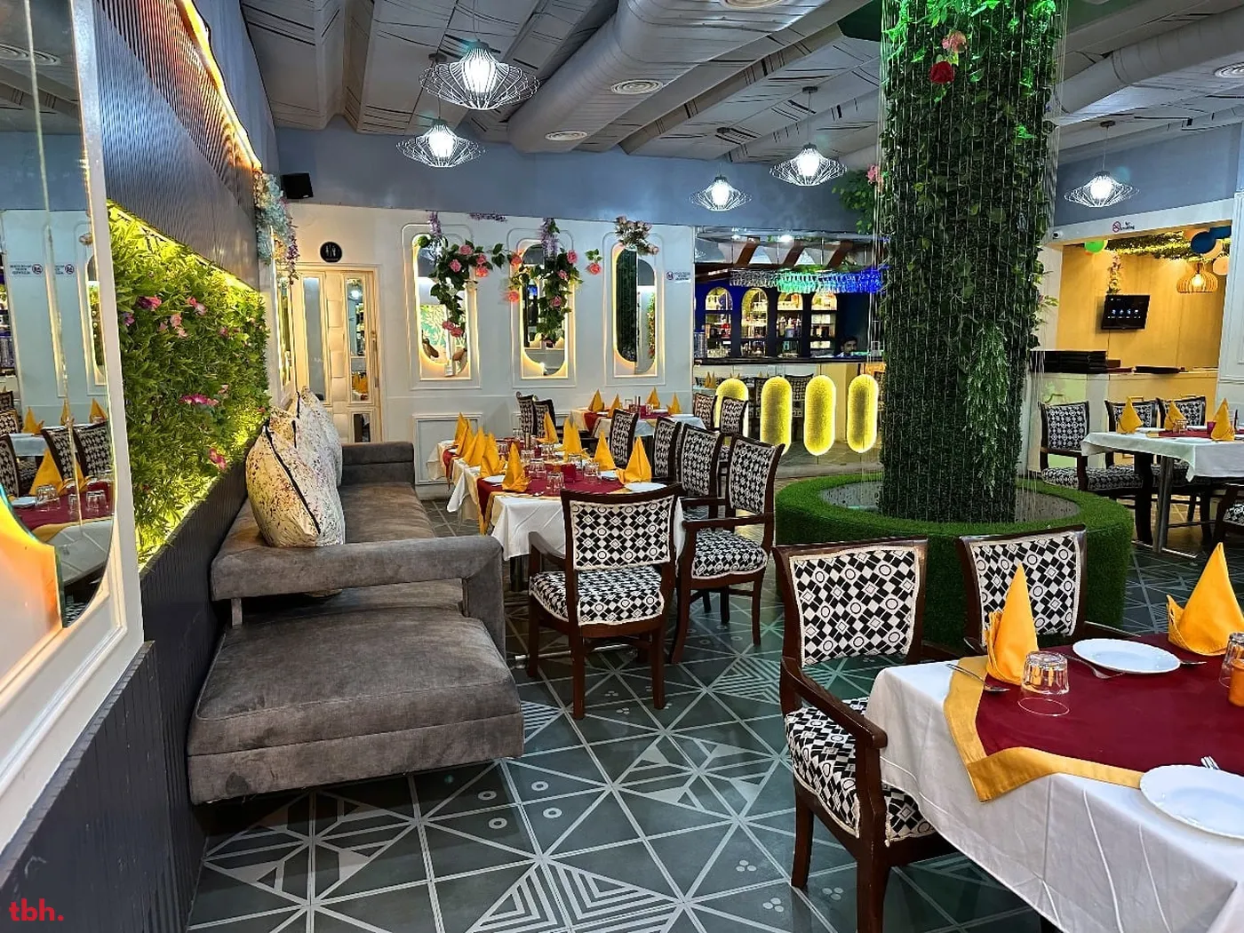 Drunch Cafe Outlet Image